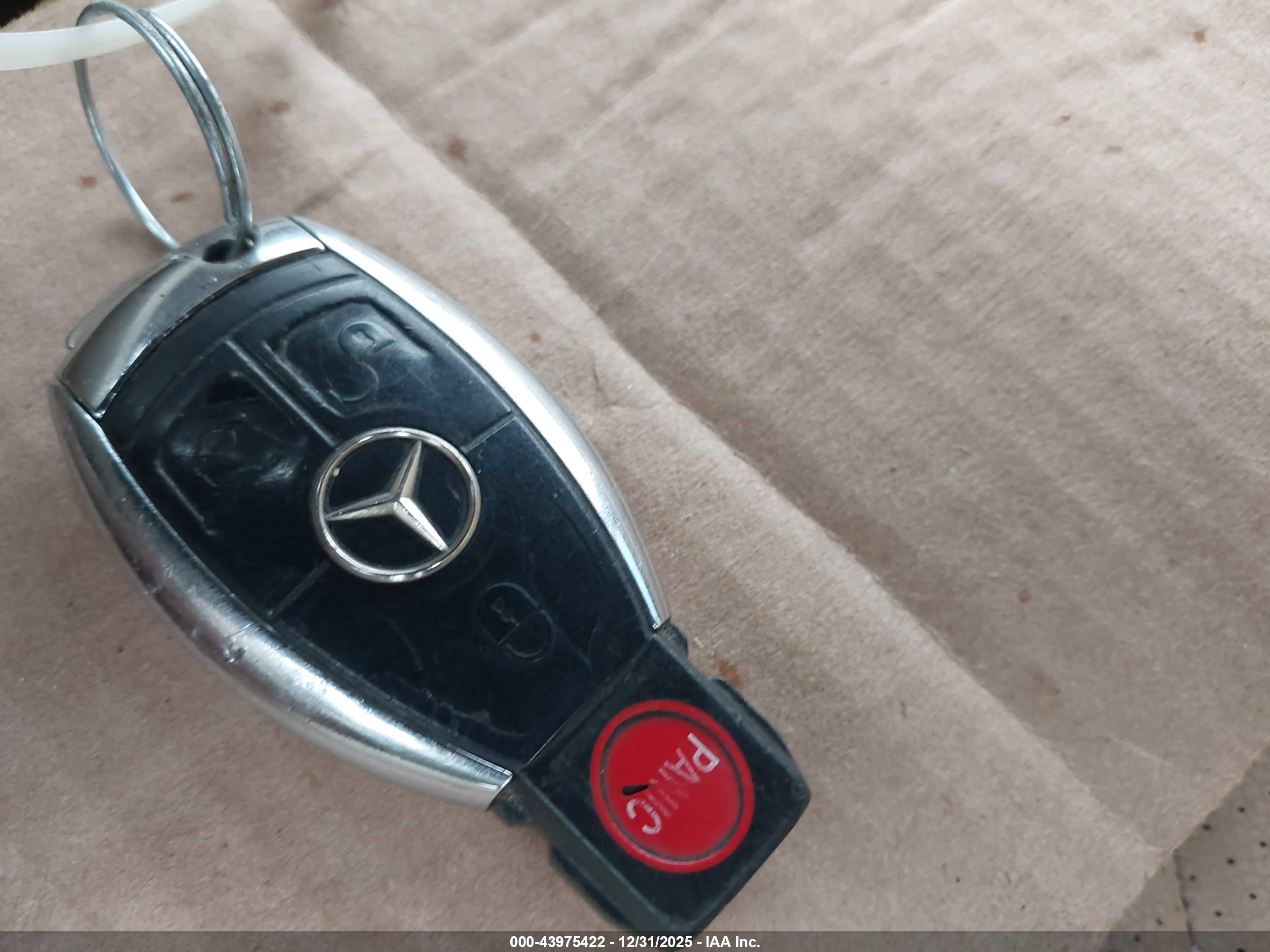 MERCEDES-BENZ E image 11