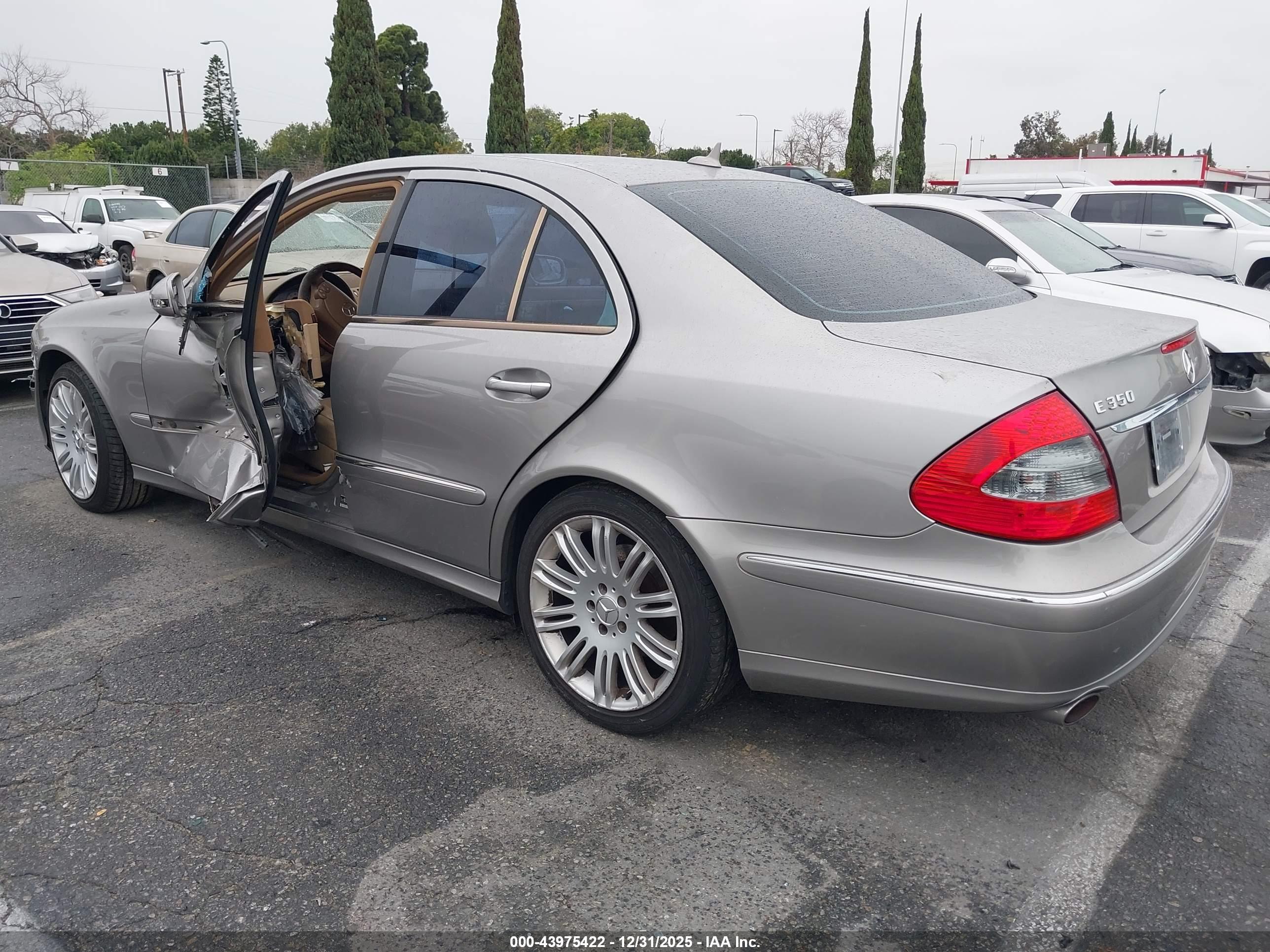 MERCEDES-BENZ E image 3