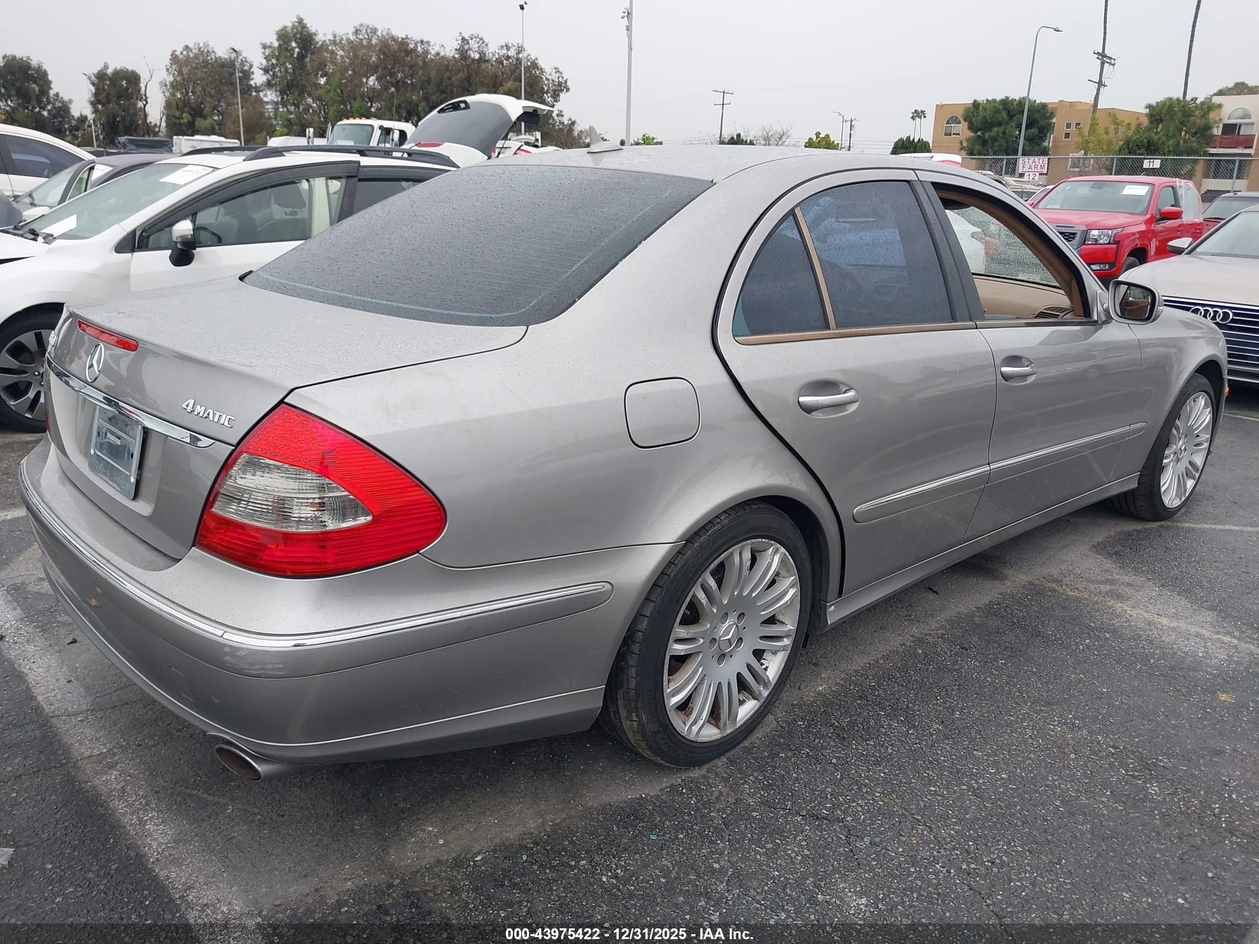 MERCEDES-BENZ E image 4