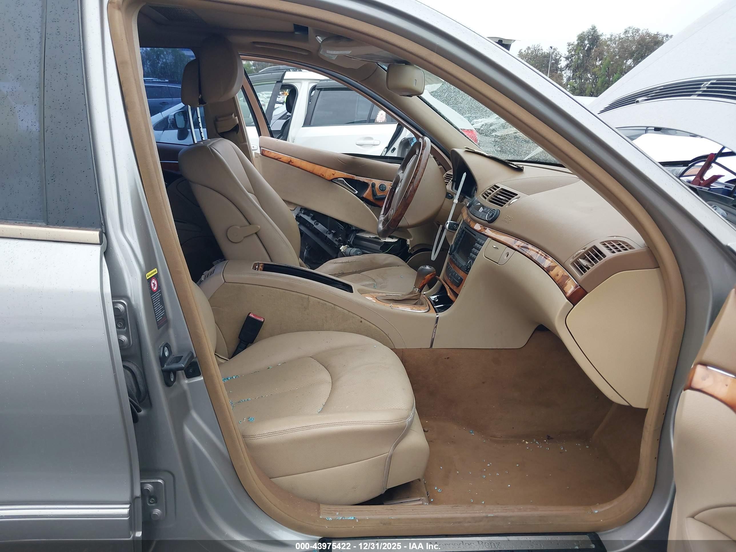 MERCEDES-BENZ E image 5