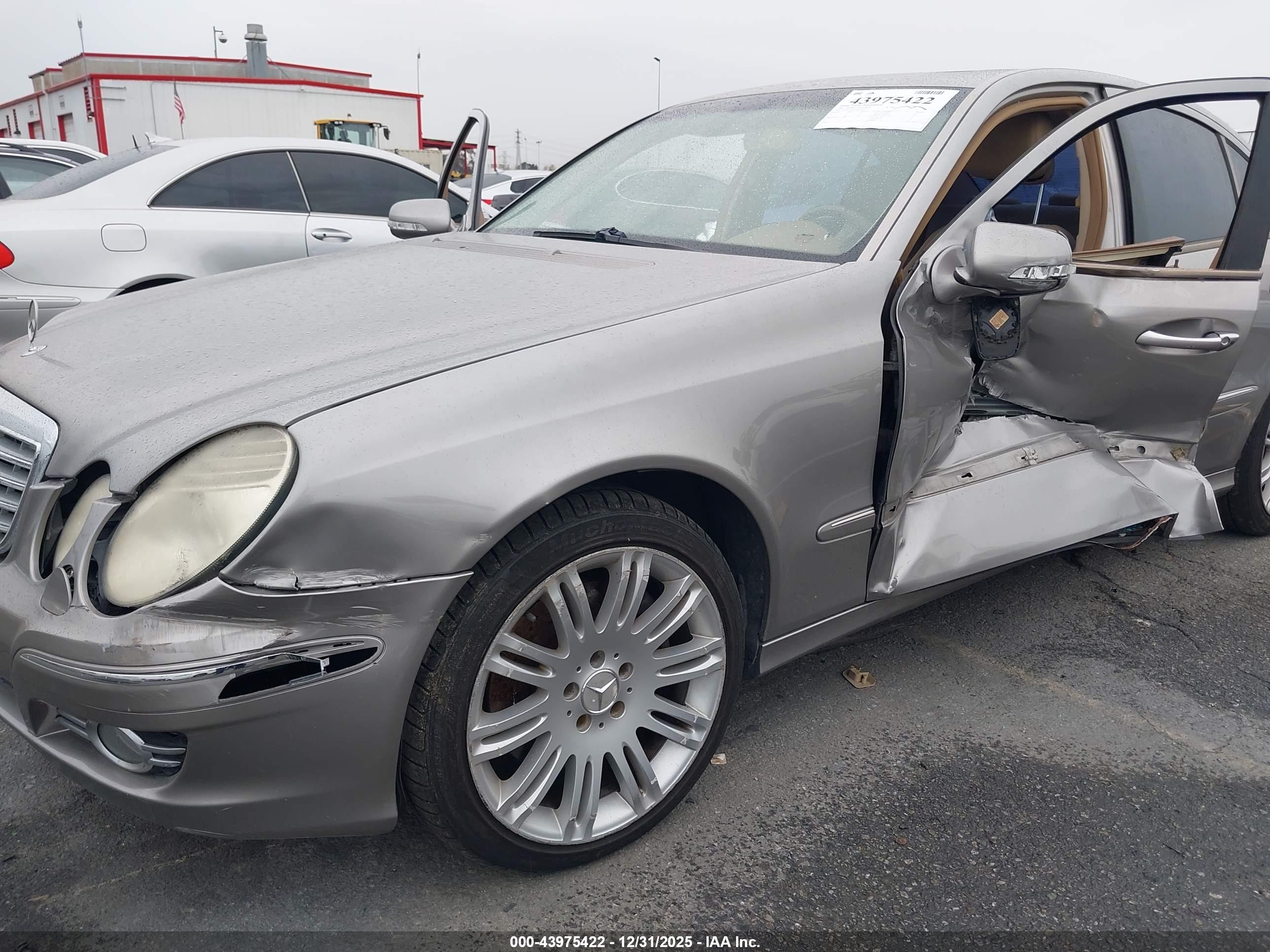 MERCEDES-BENZ E image 6