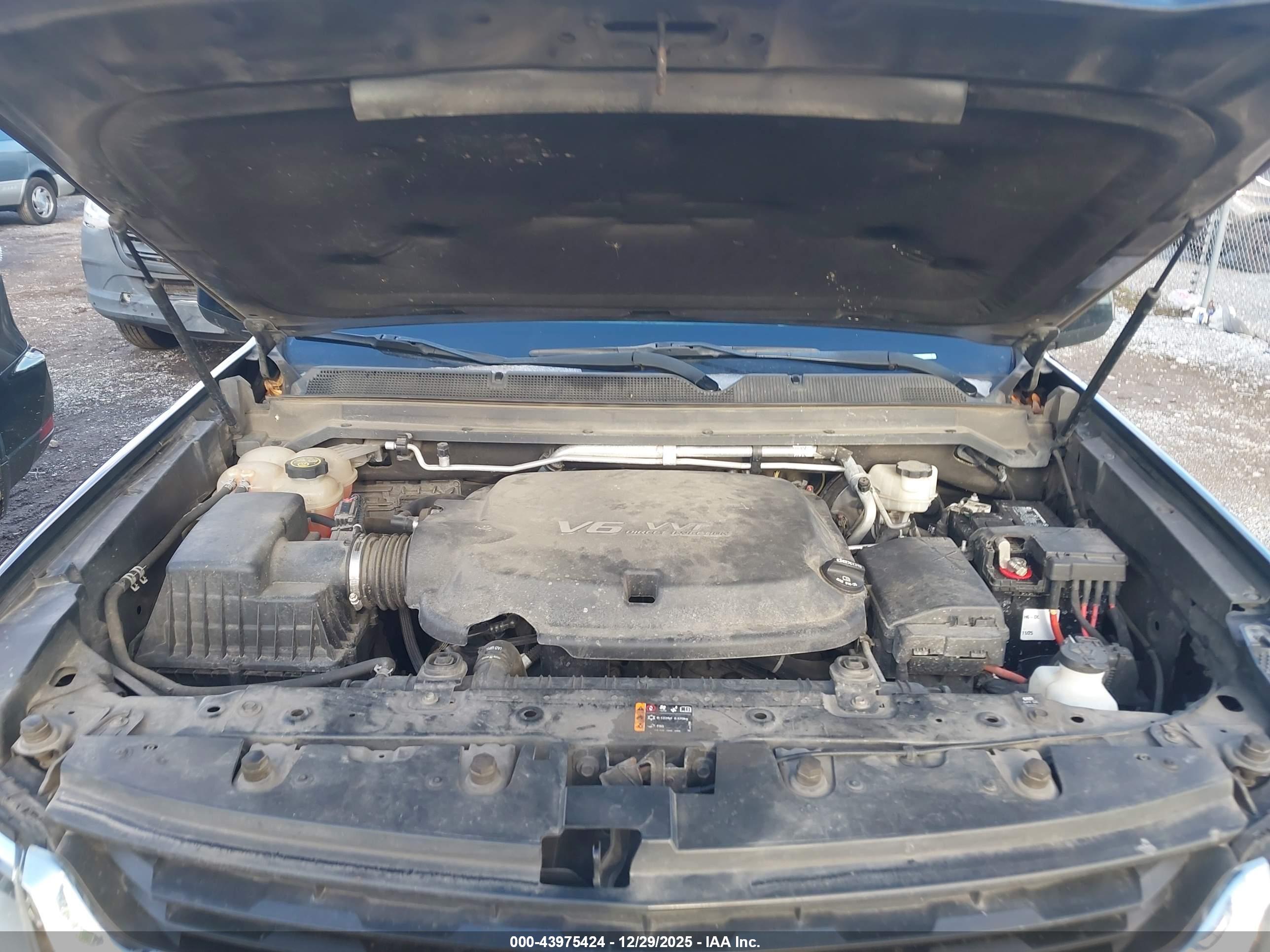 CHEVROLET COLORADO image 10