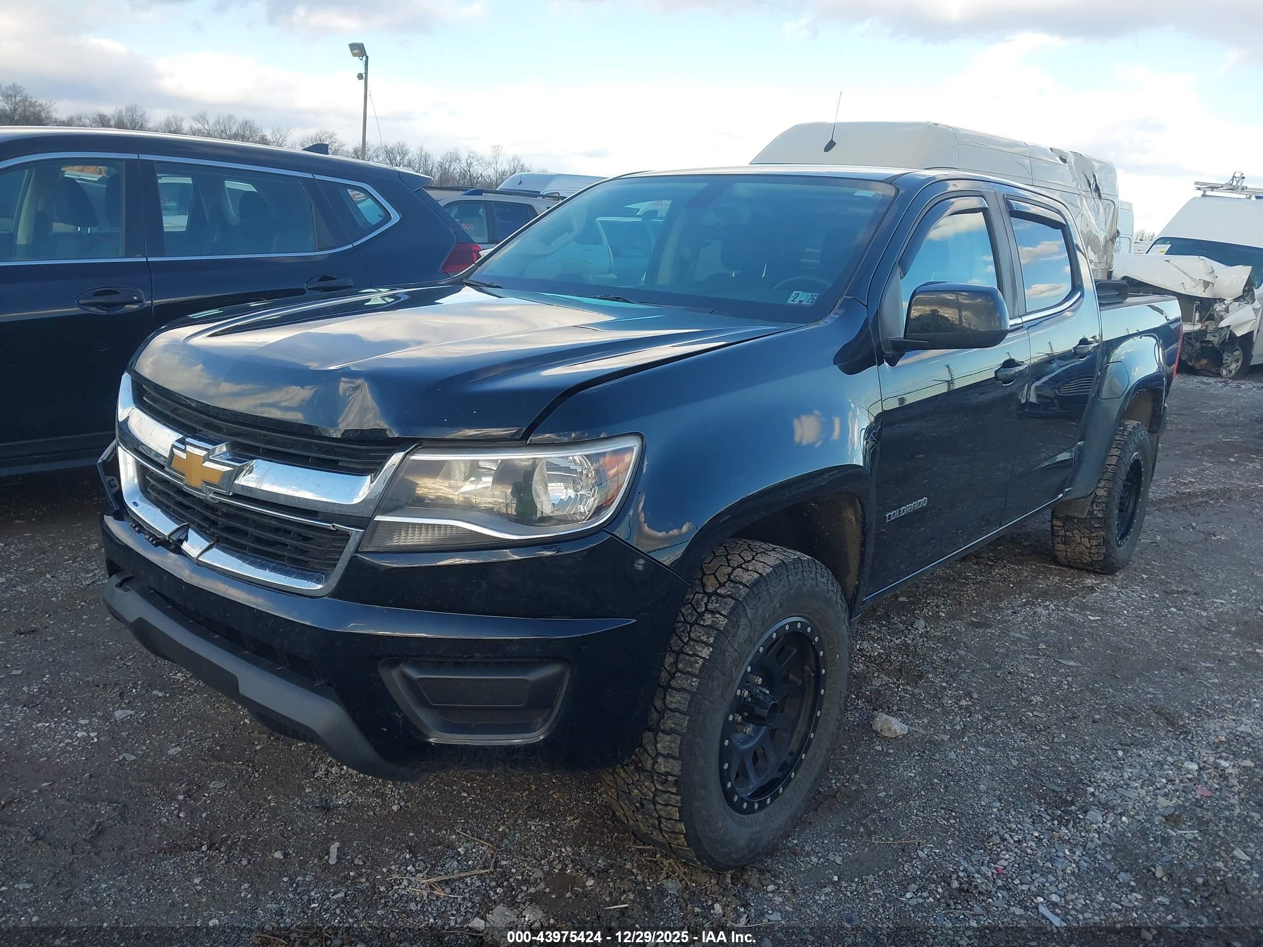 CHEVROLET COLORADO image 2