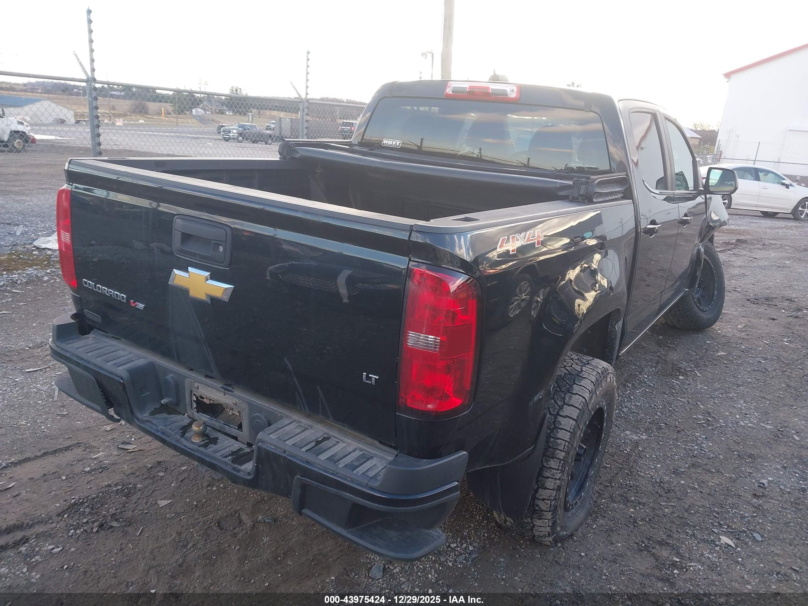 CHEVROLET COLORADO image 4