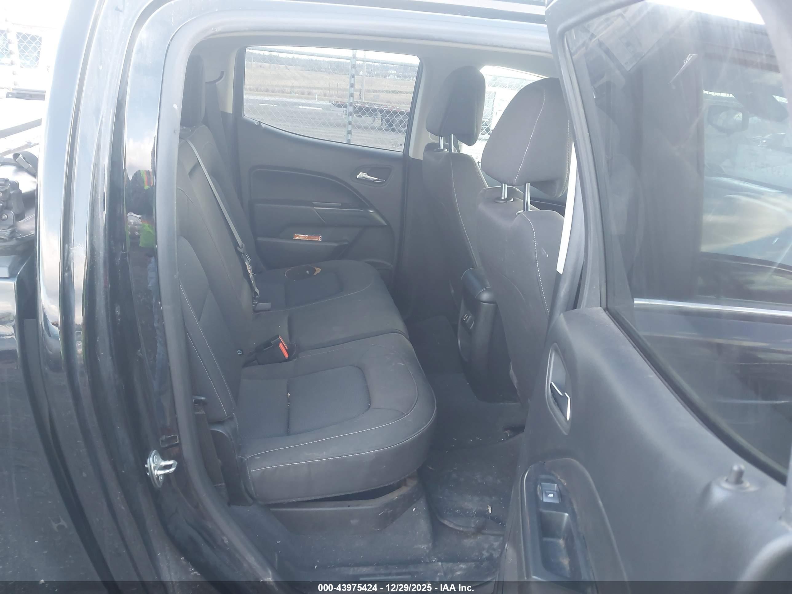 CHEVROLET COLORADO image 8