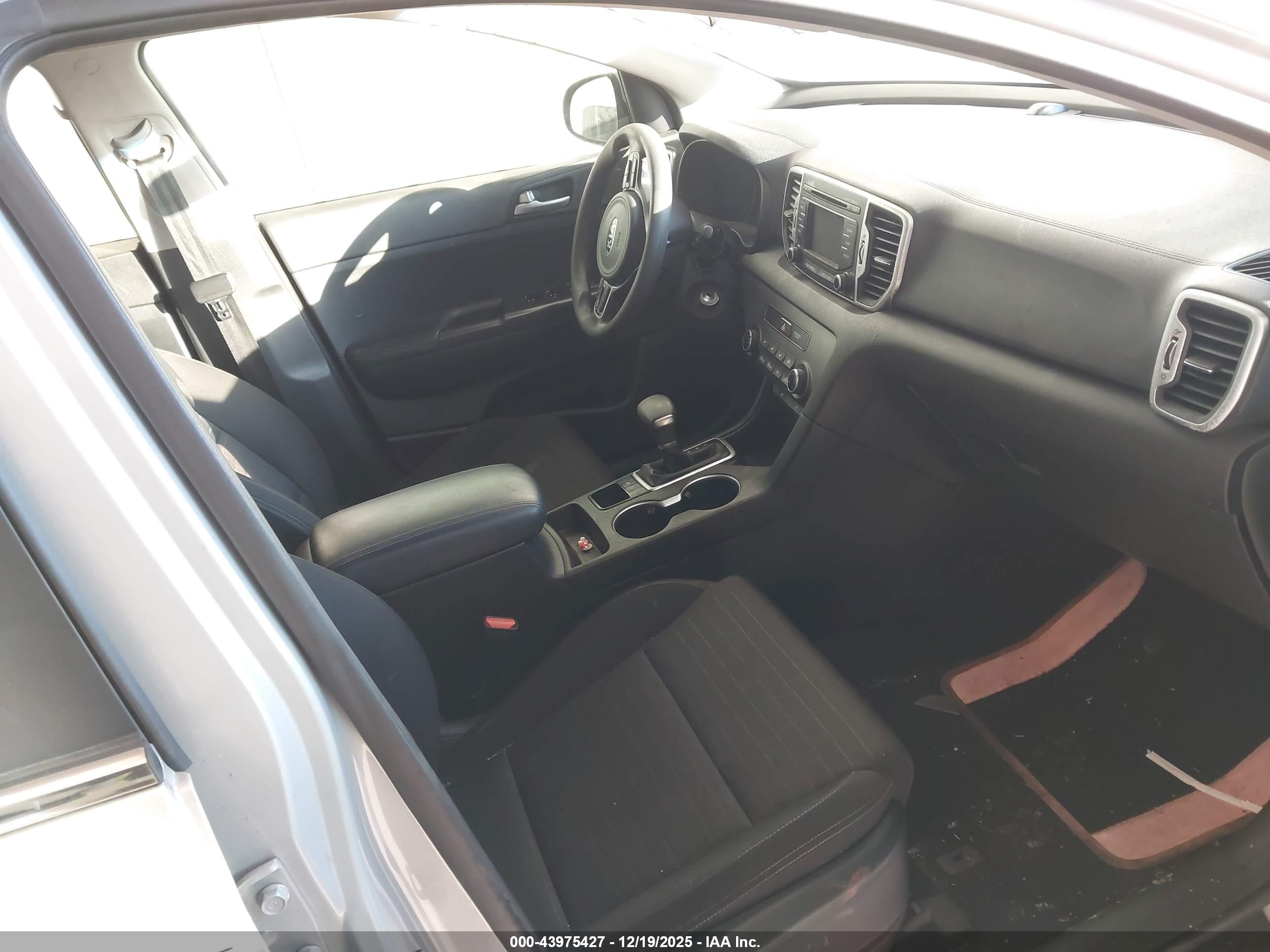 KIA SPORTAGE image 5