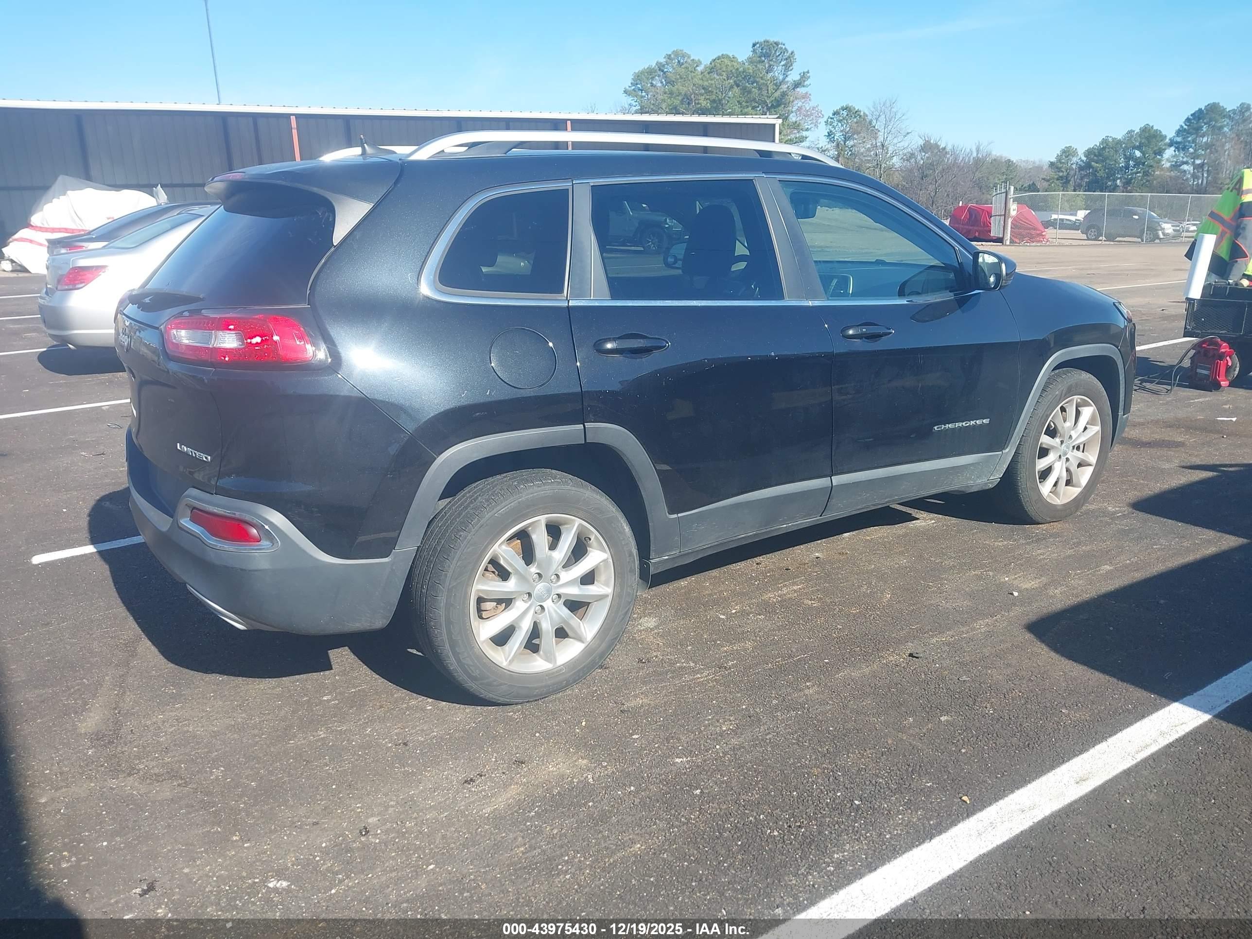 JEEP CHEROKEE image 4