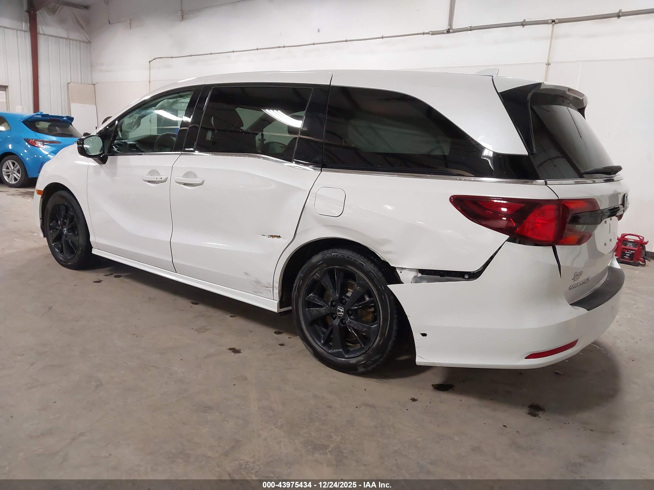HONDA ODYSSEY image 3