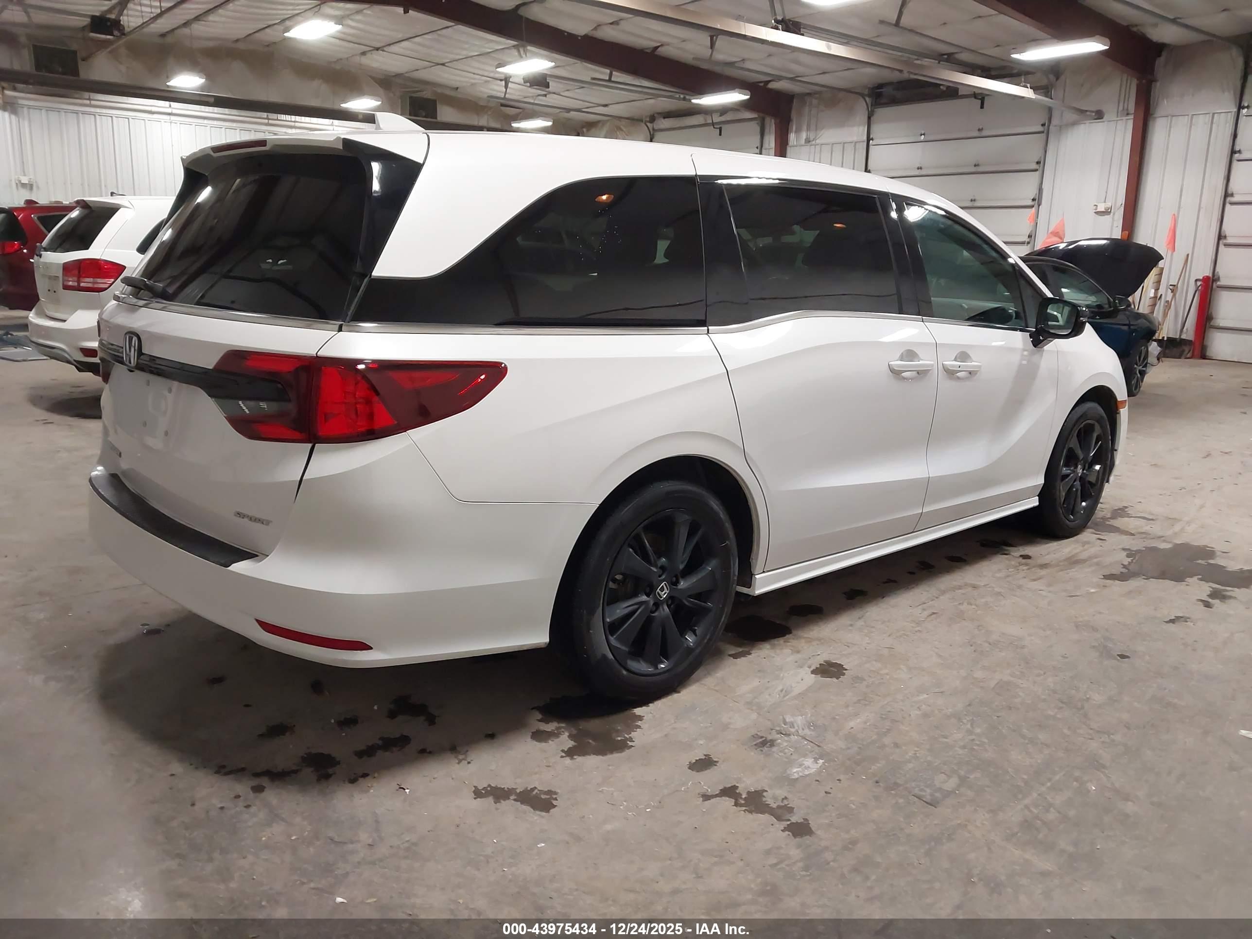 HONDA ODYSSEY image 4