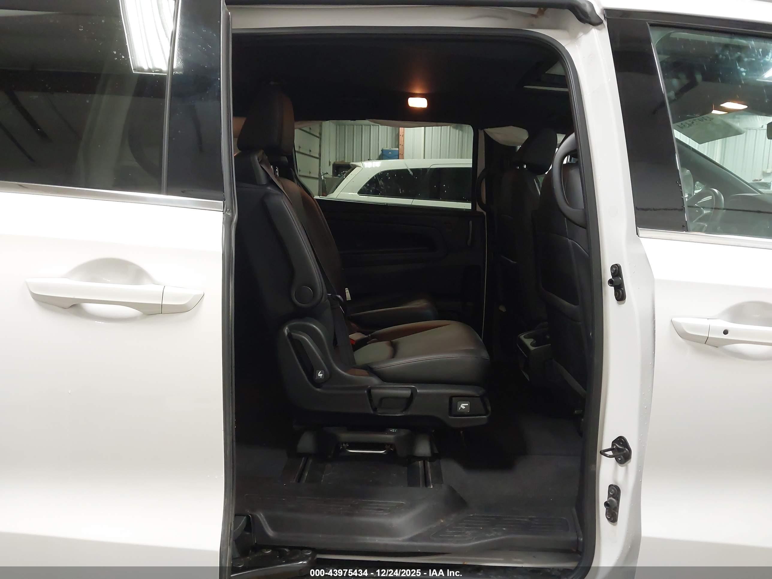HONDA ODYSSEY image 8