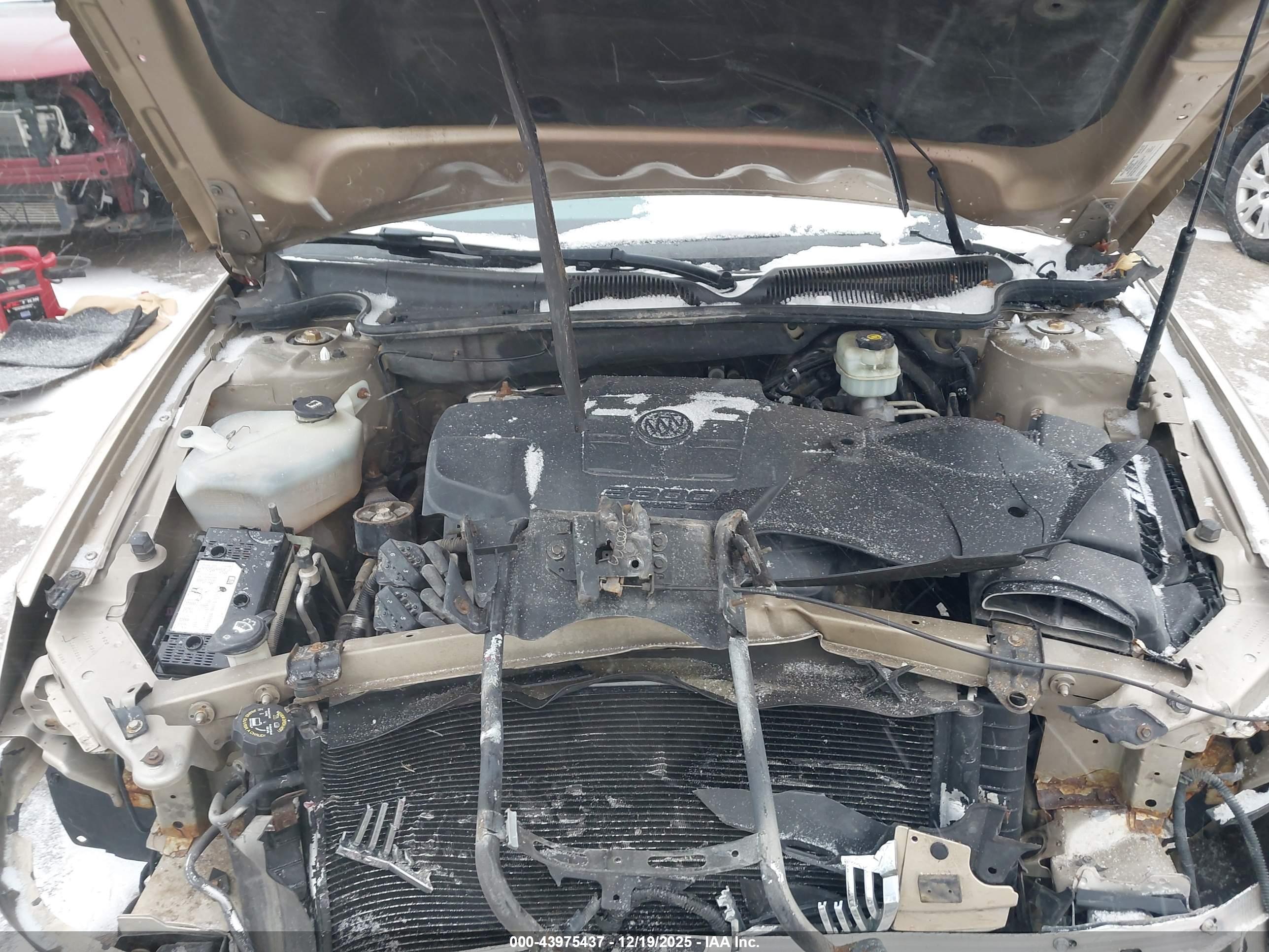 BUICK LUCERNE image 10