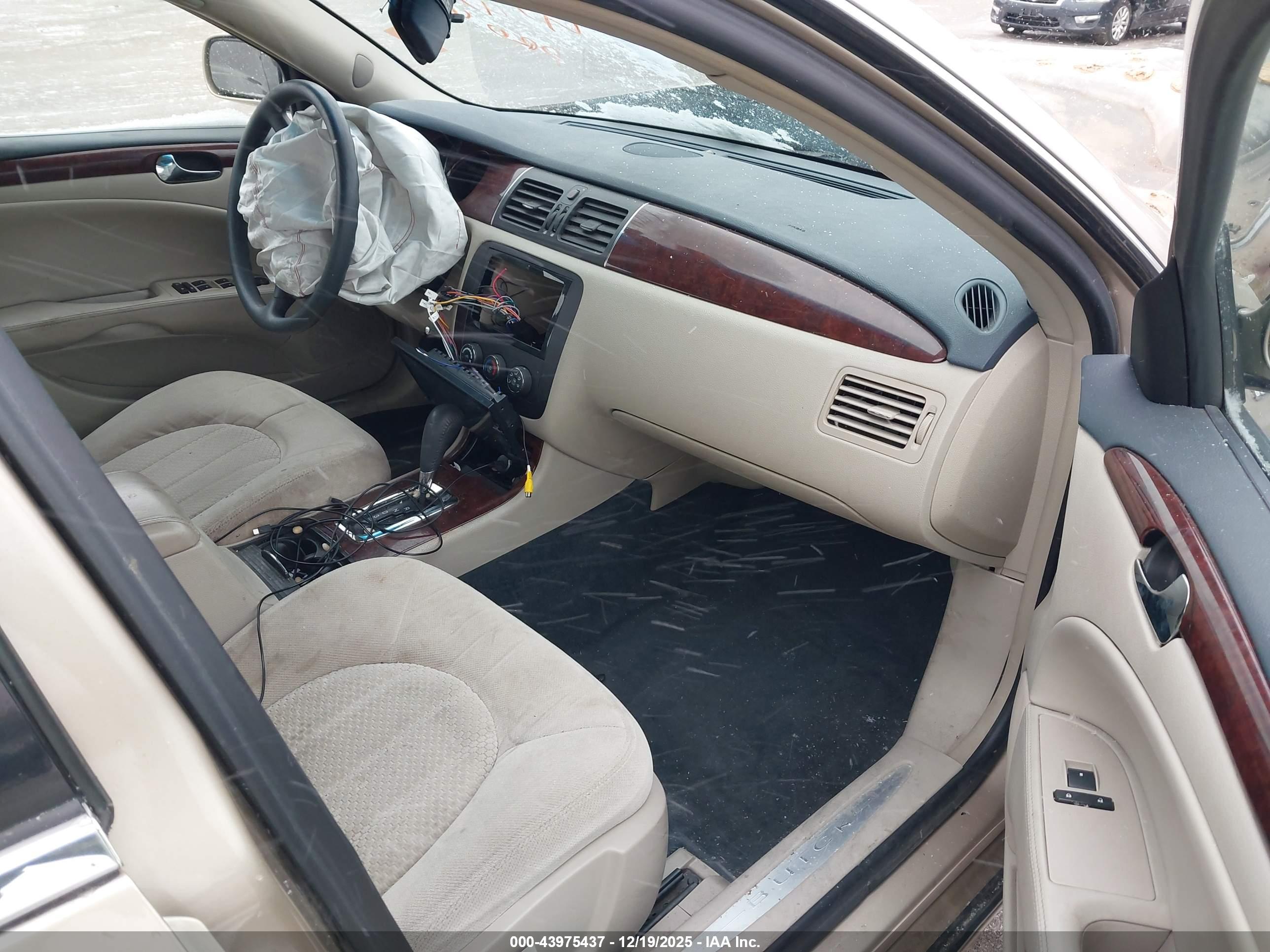 BUICK LUCERNE image 5