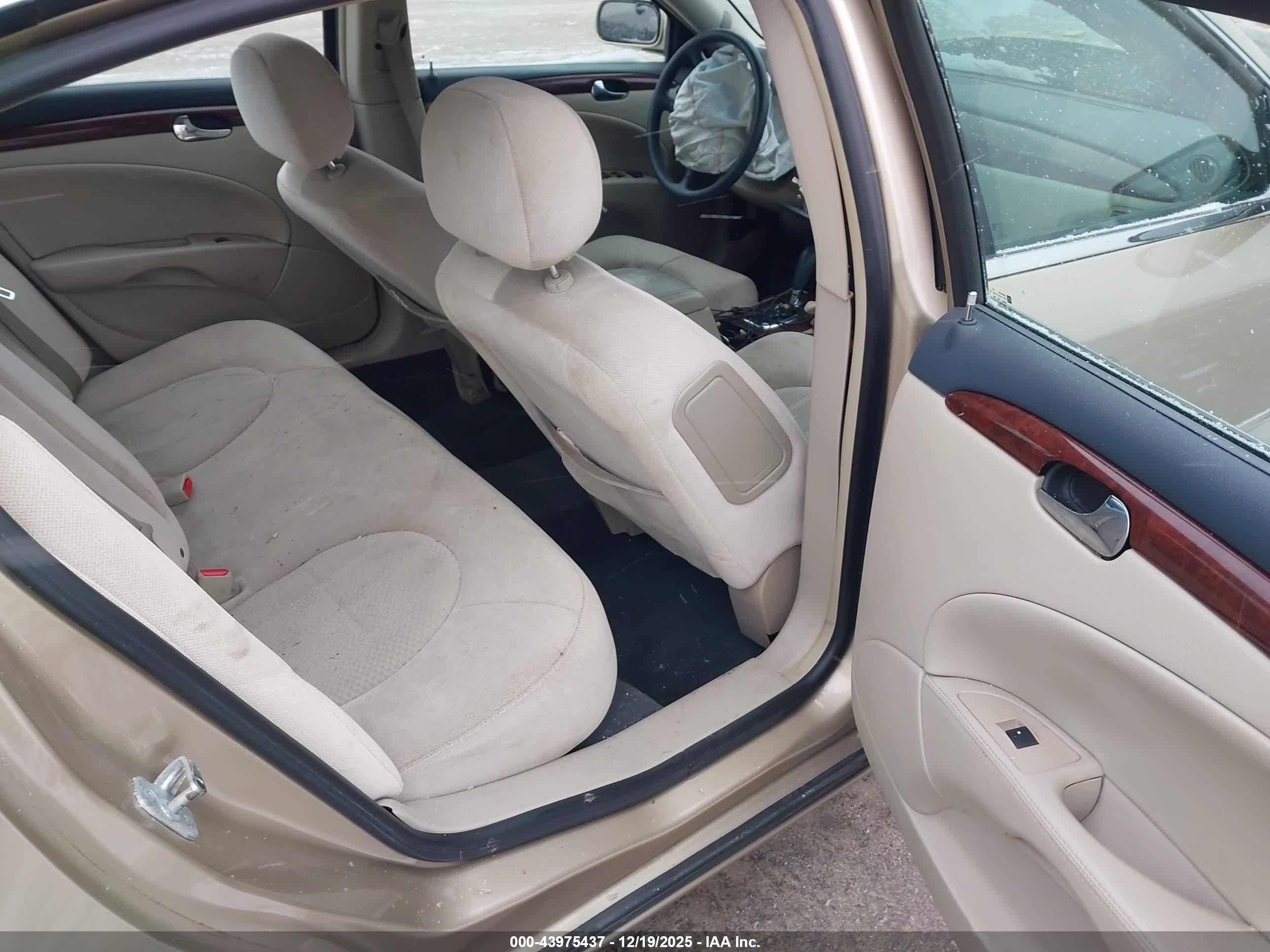 BUICK LUCERNE image 8
