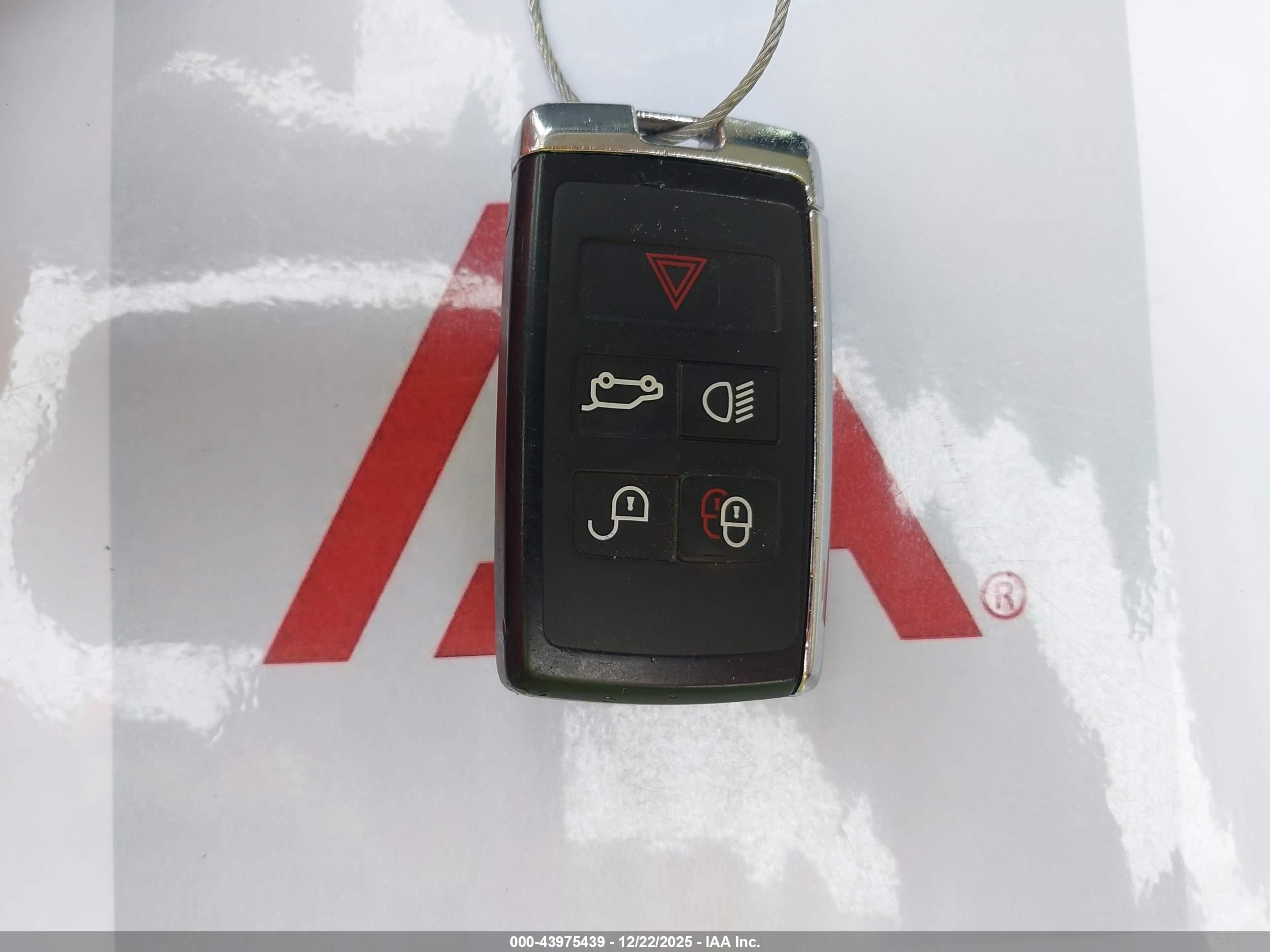 LAND ROVER image 11