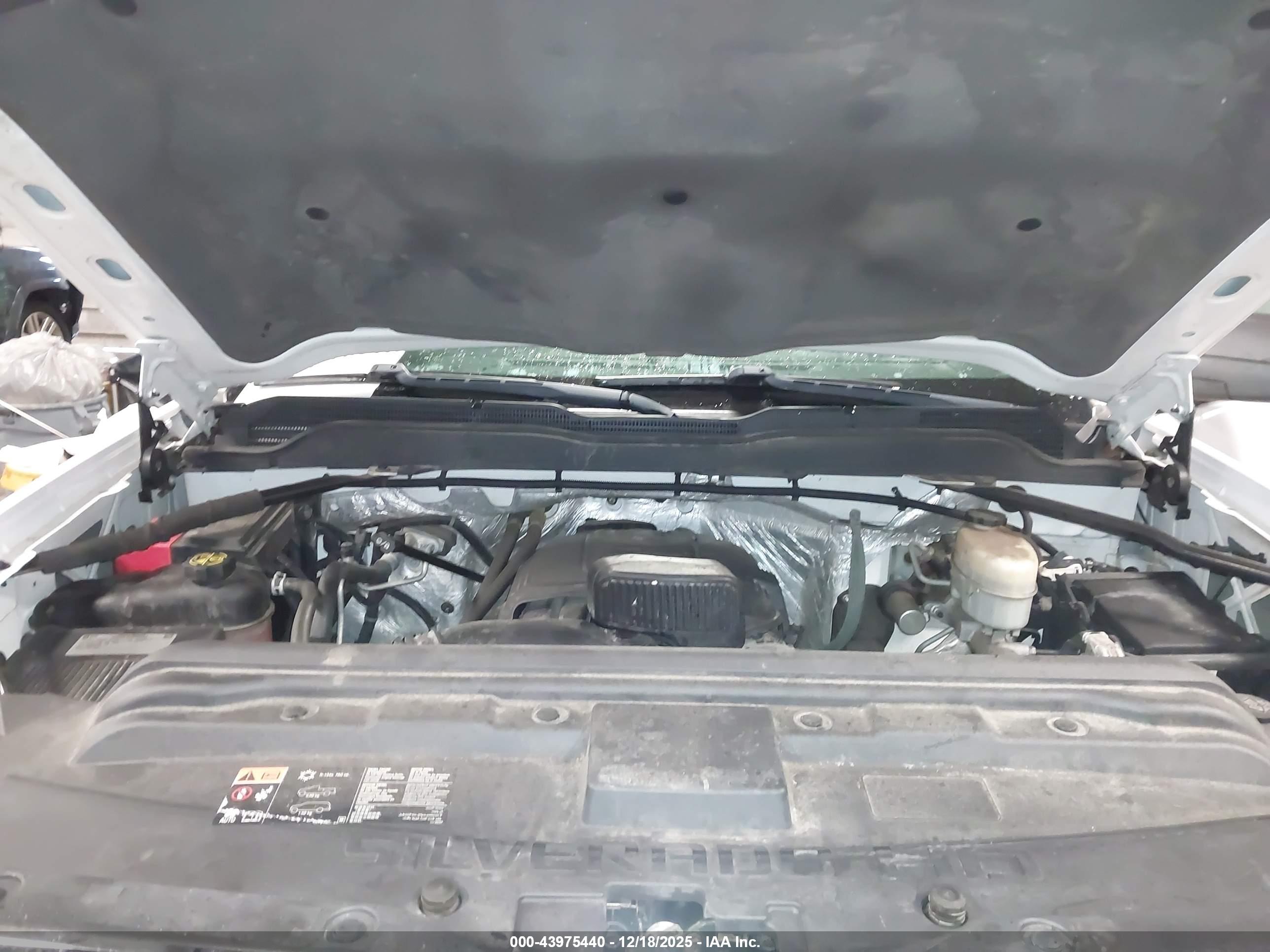 CHEVROLET SILVERADO image 10