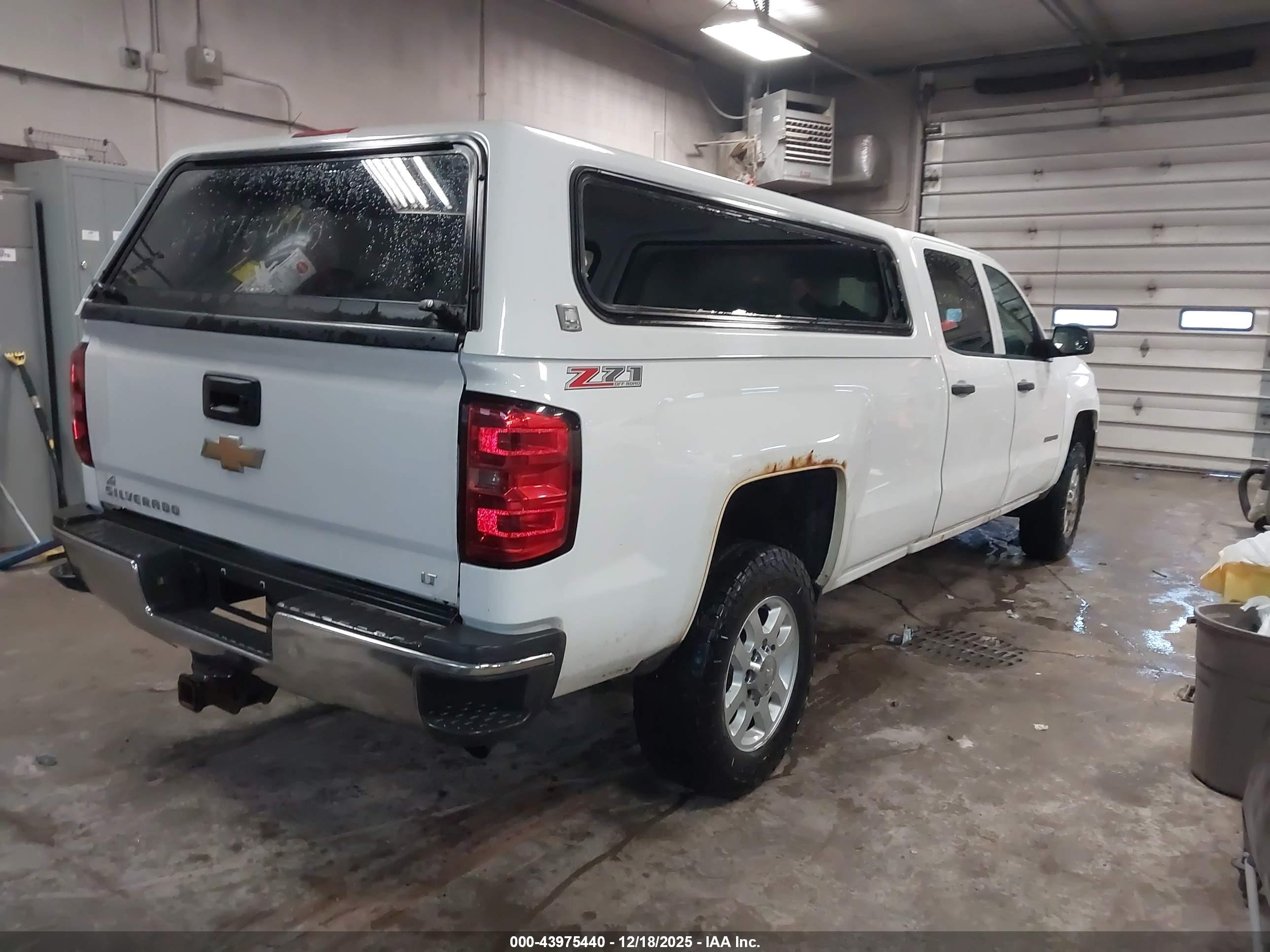 CHEVROLET SILVERADO image 4