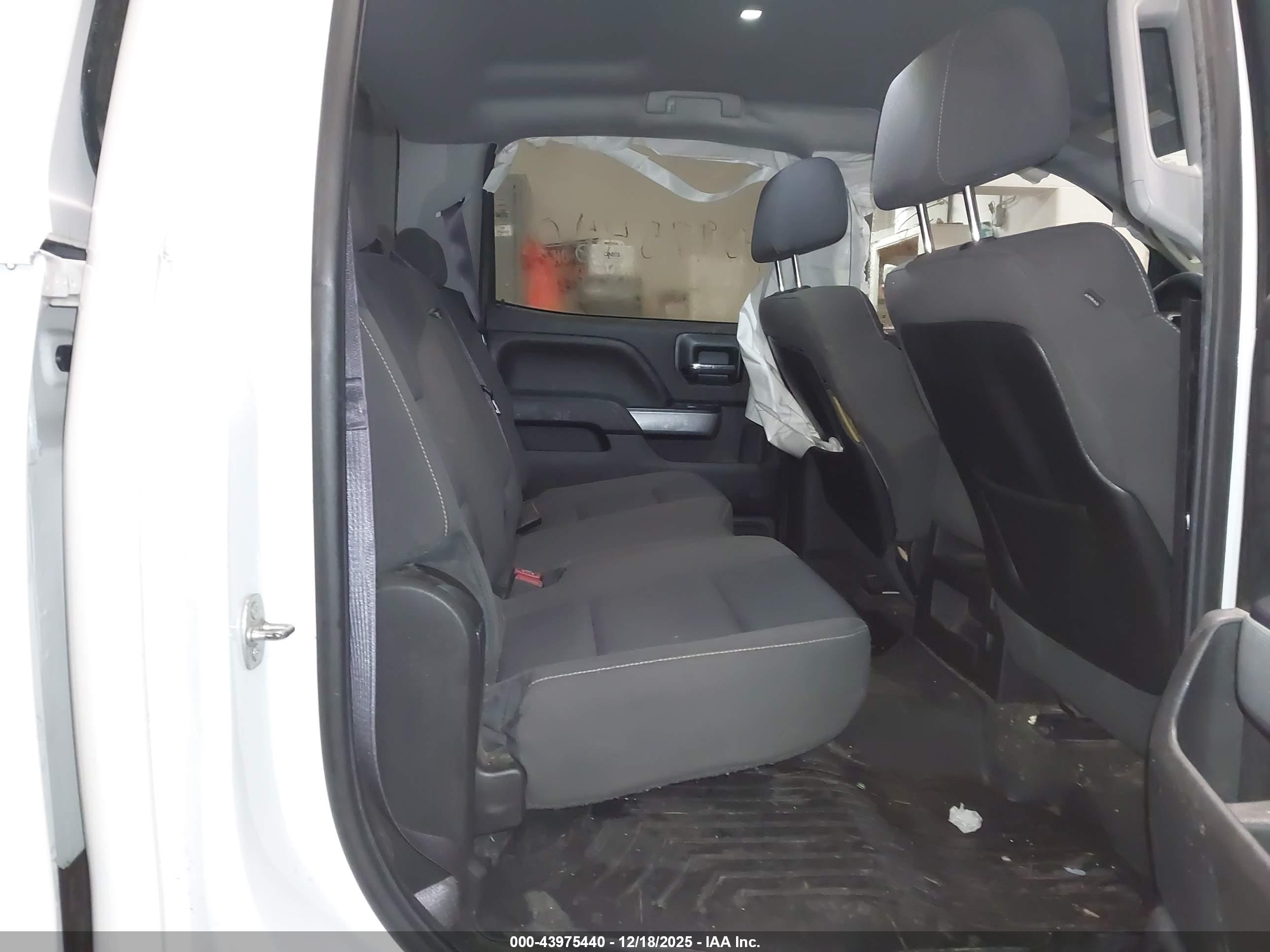 CHEVROLET SILVERADO image 8