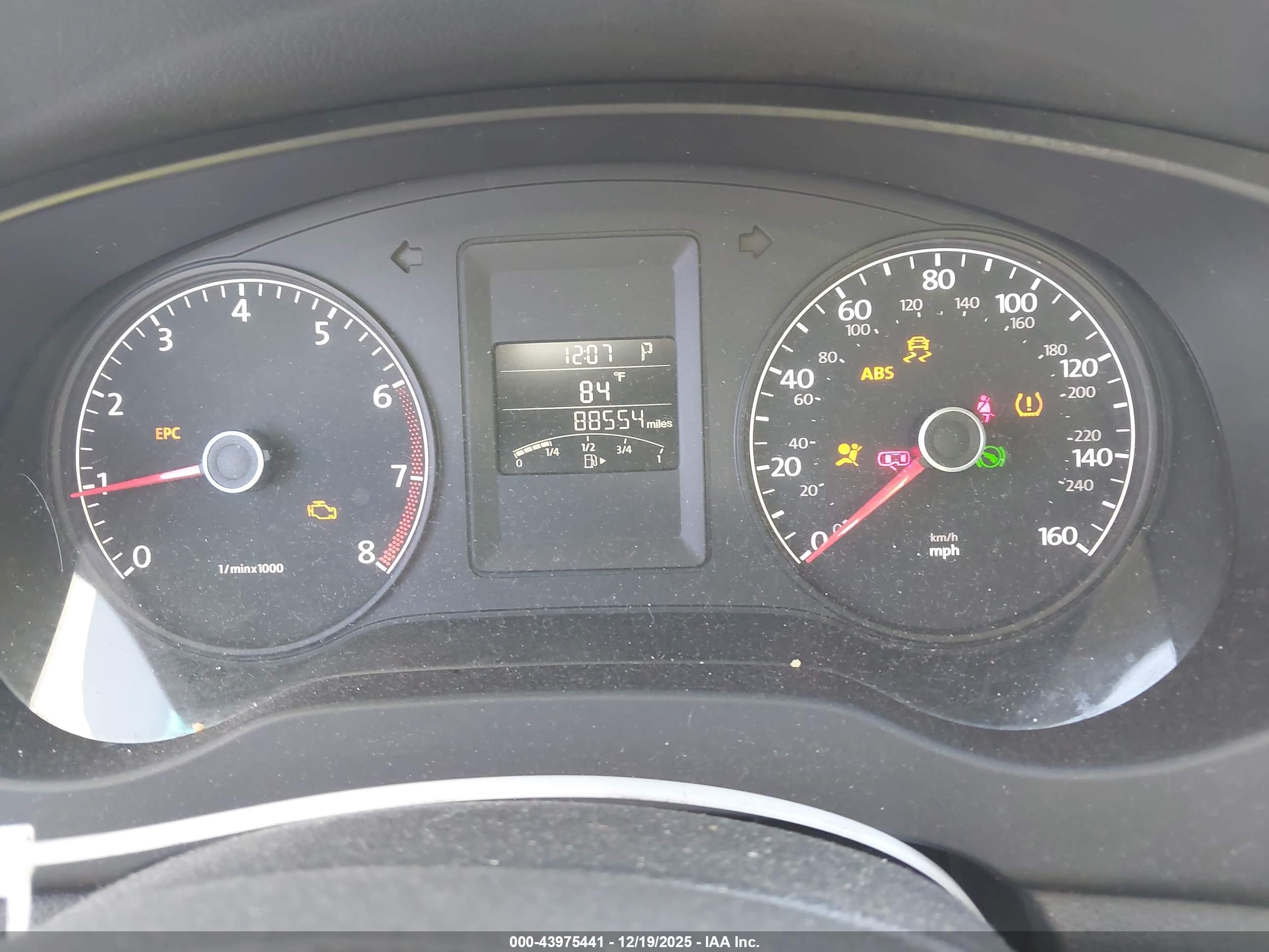 VOLKSWAGEN JETTA image 7