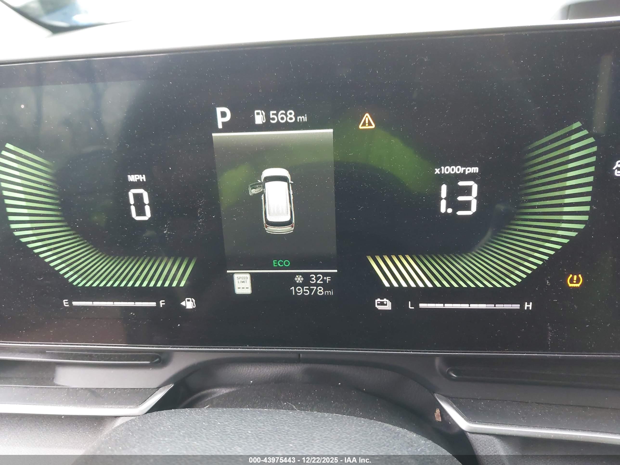 KIA CARNIVAL image 7