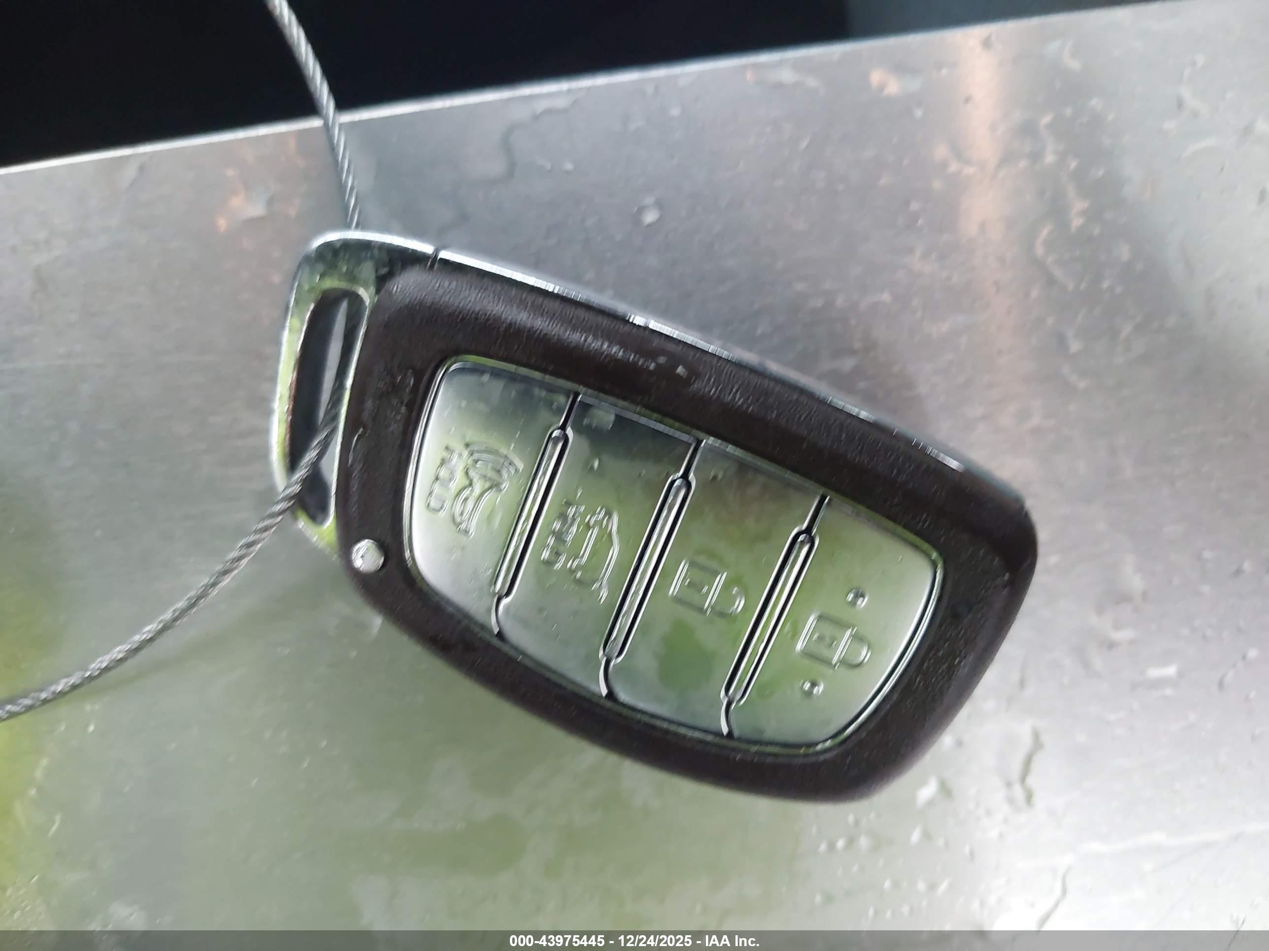 HYUNDAI IONIQ image 11