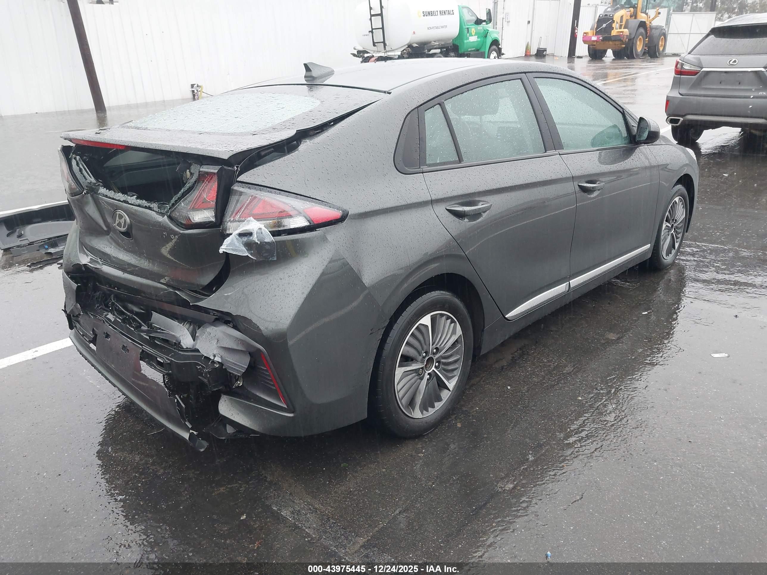 HYUNDAI IONIQ image 4