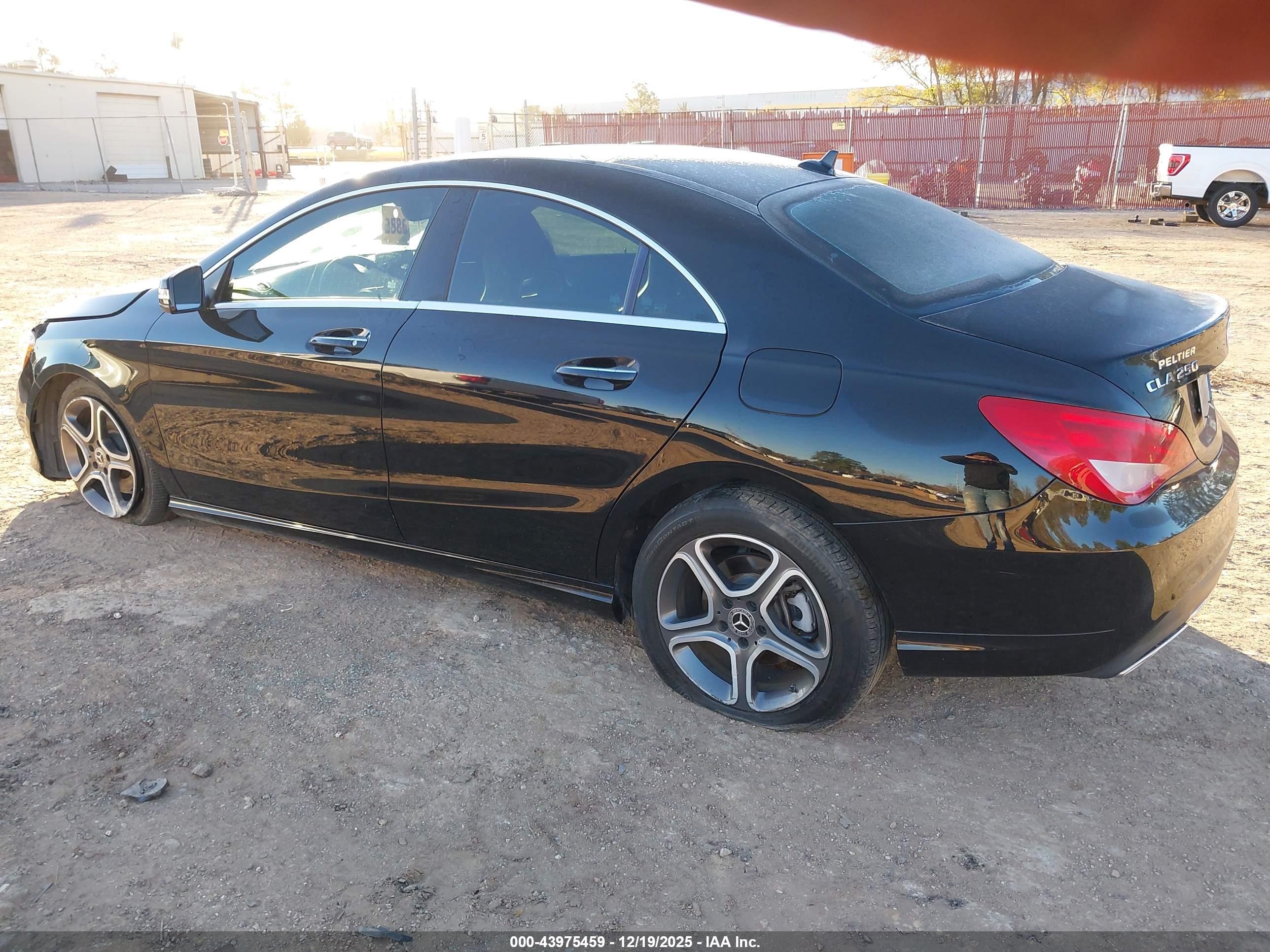 MERCEDES-BENZ CLA image 3