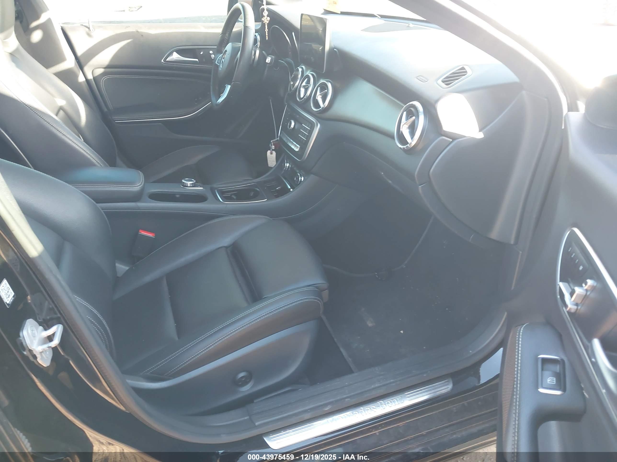 MERCEDES-BENZ CLA image 5