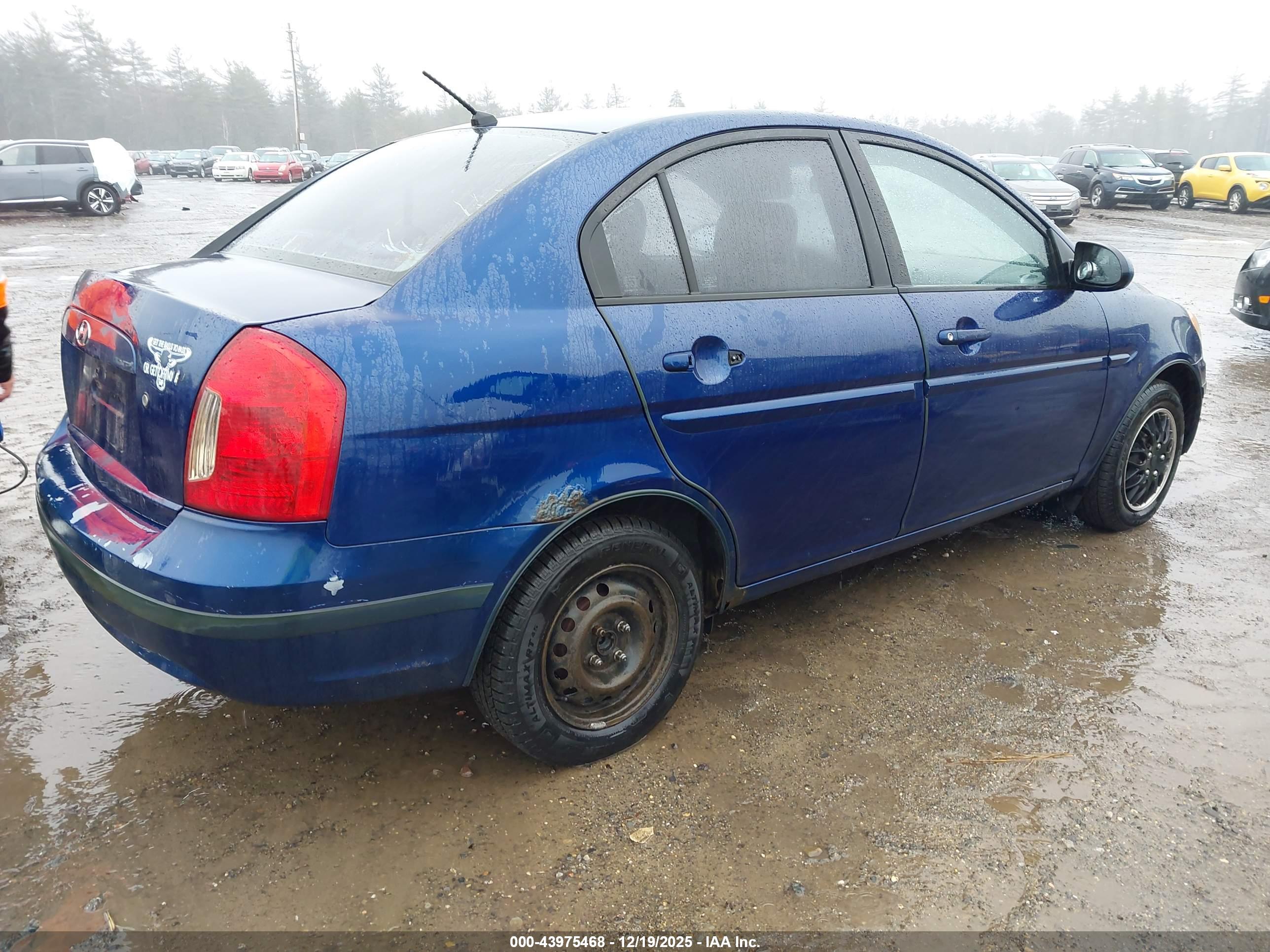 HYUNDAI ACCENT image 4