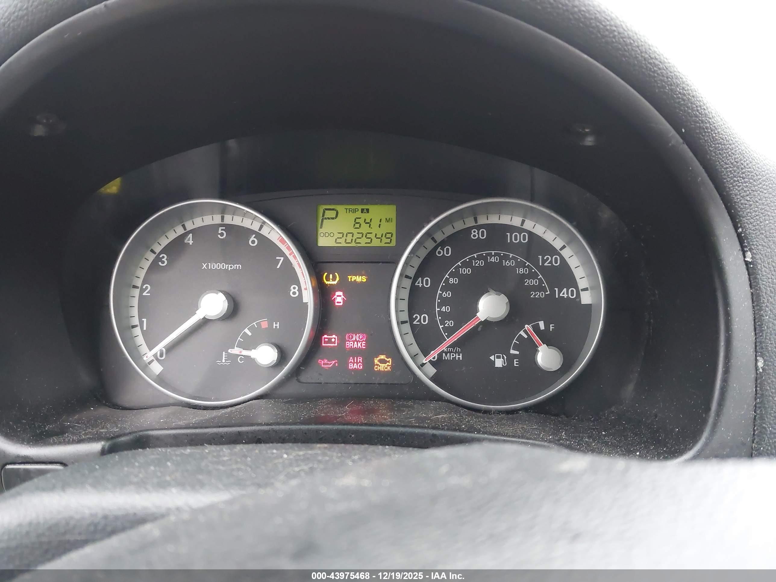HYUNDAI ACCENT image 7