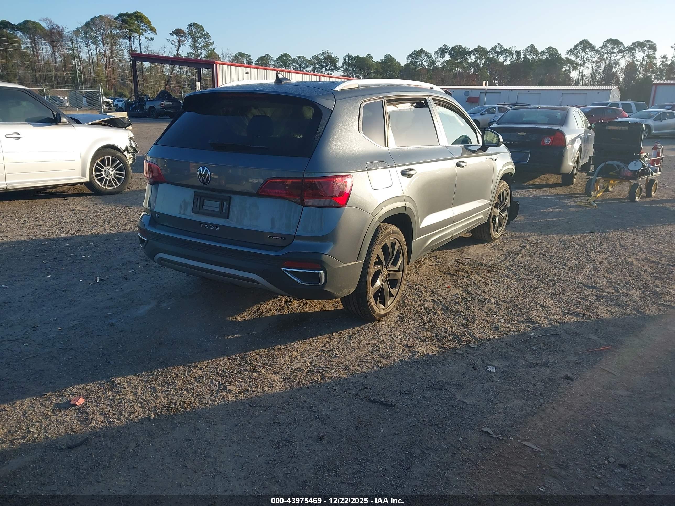 VOLKSWAGEN TAOS image 4