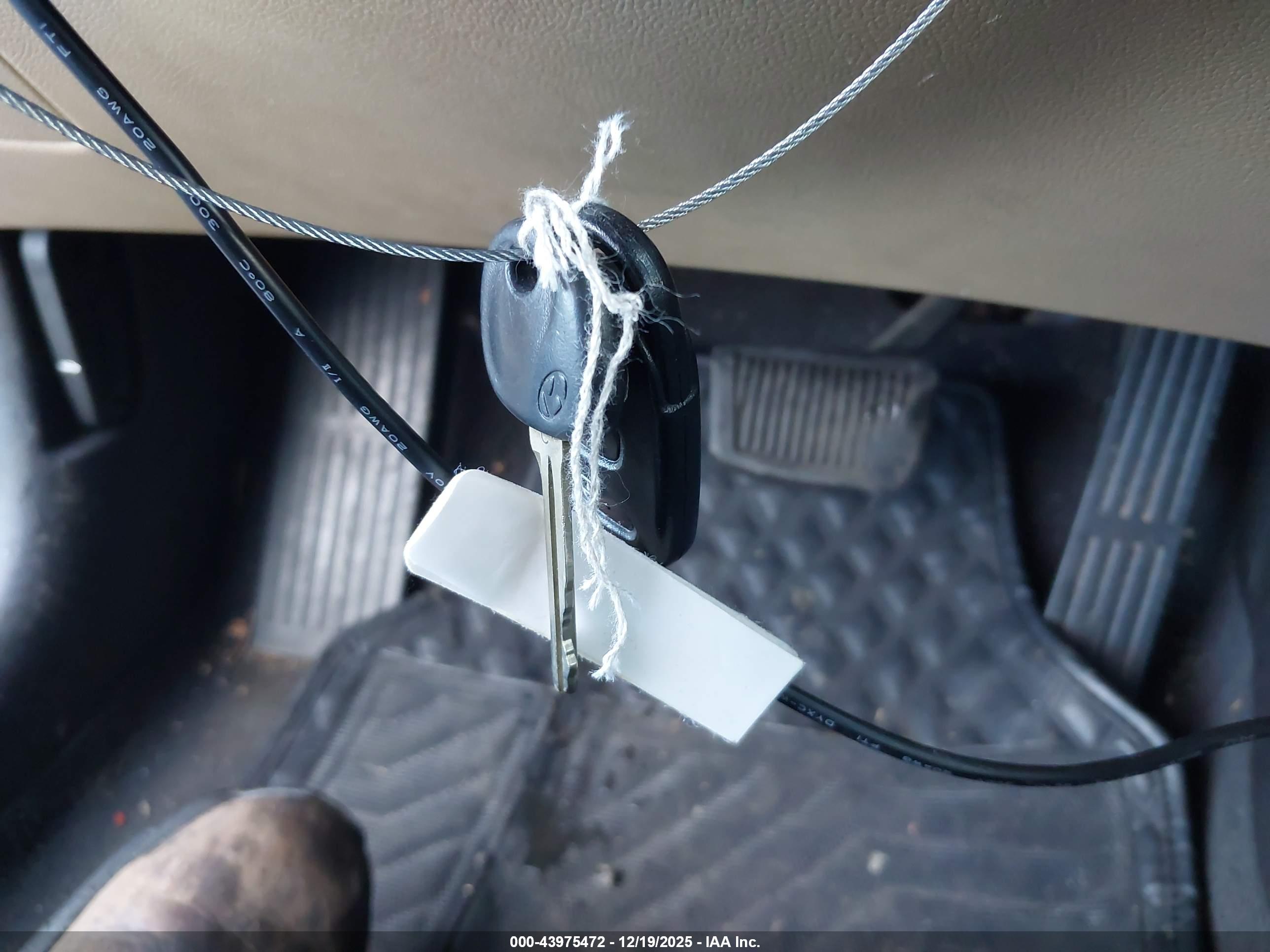 HYUNDAI ELANTRA image 11