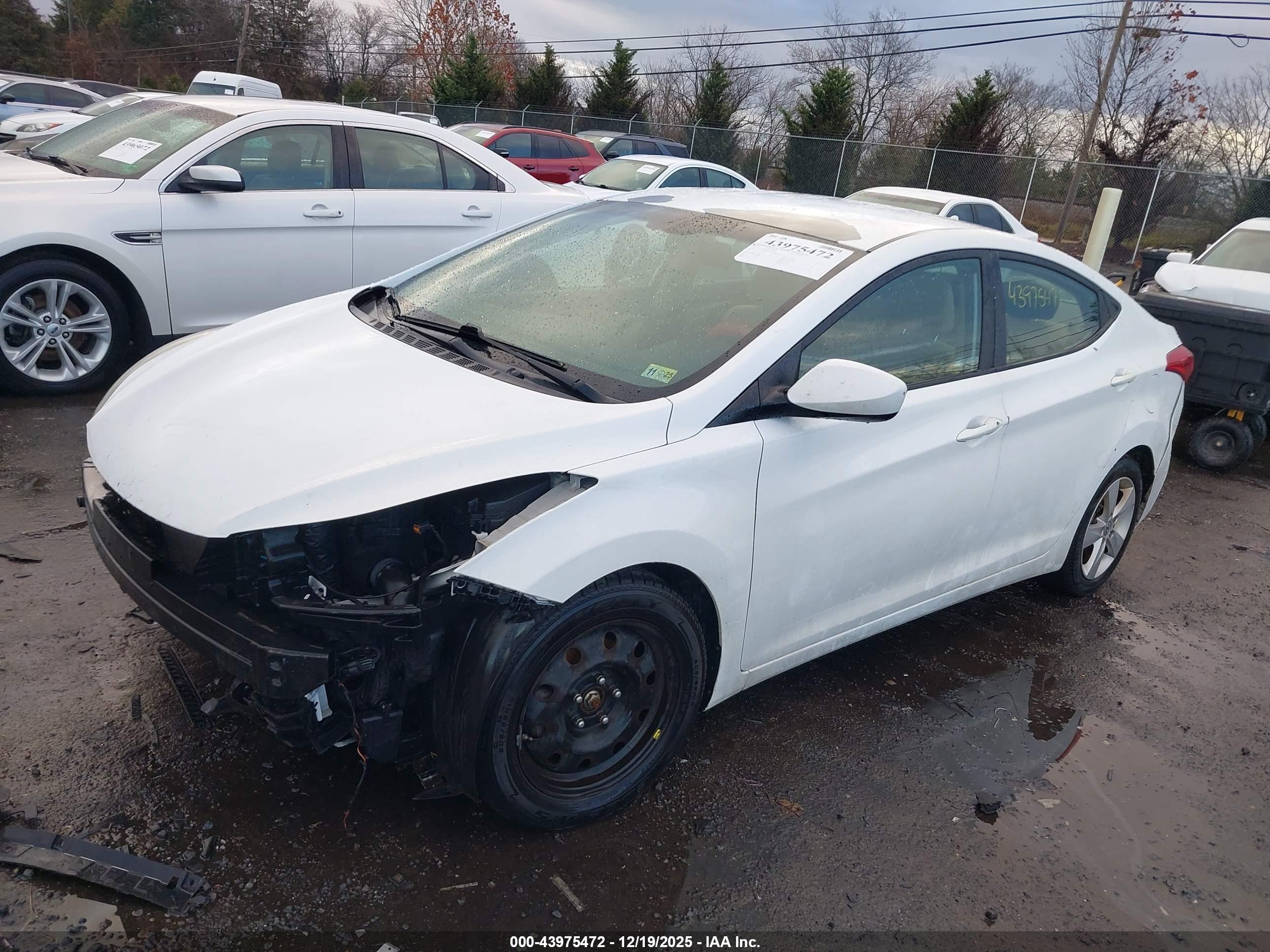 HYUNDAI ELANTRA image 2
