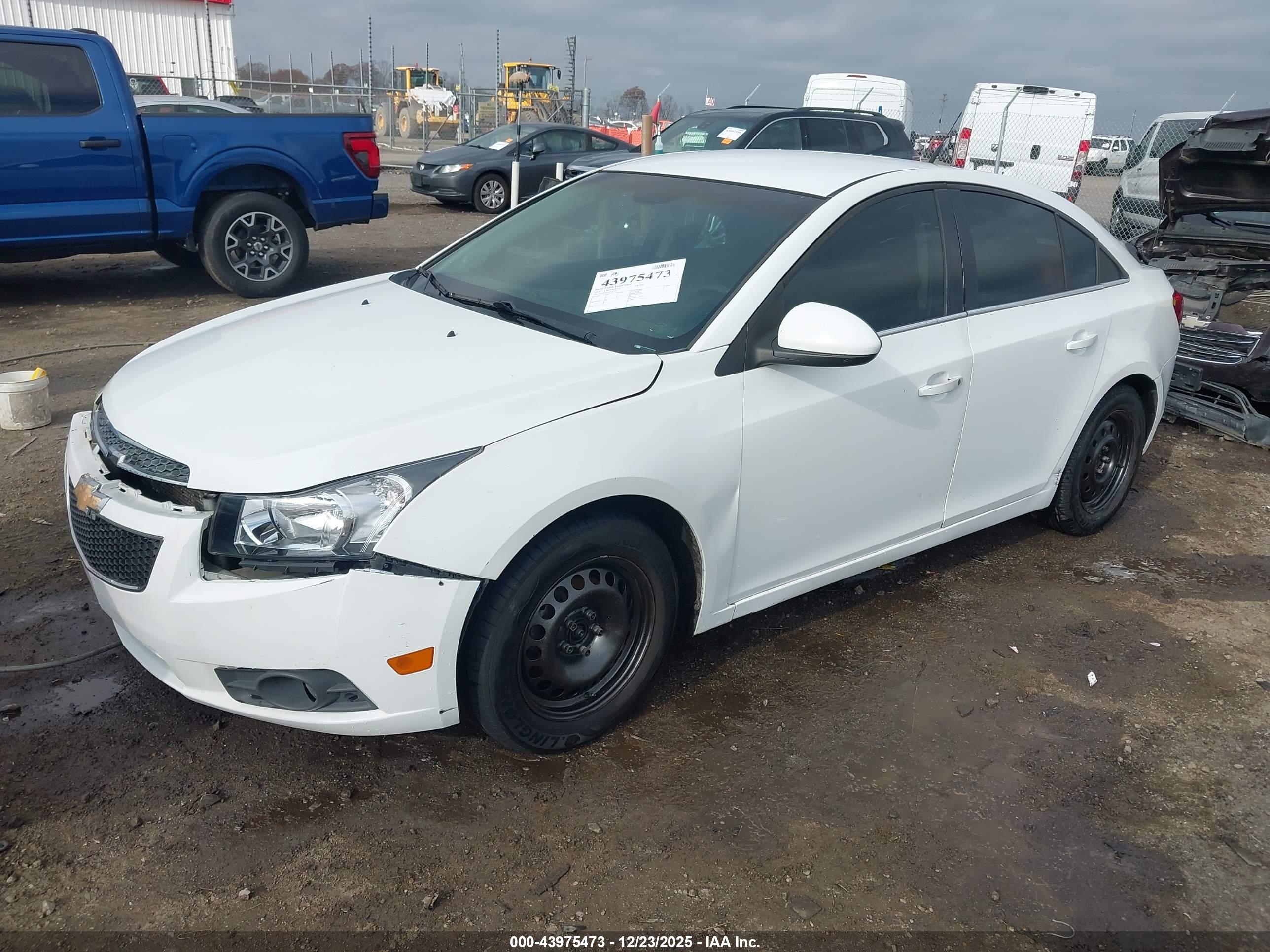 CHEVROLET CRUZE image 2