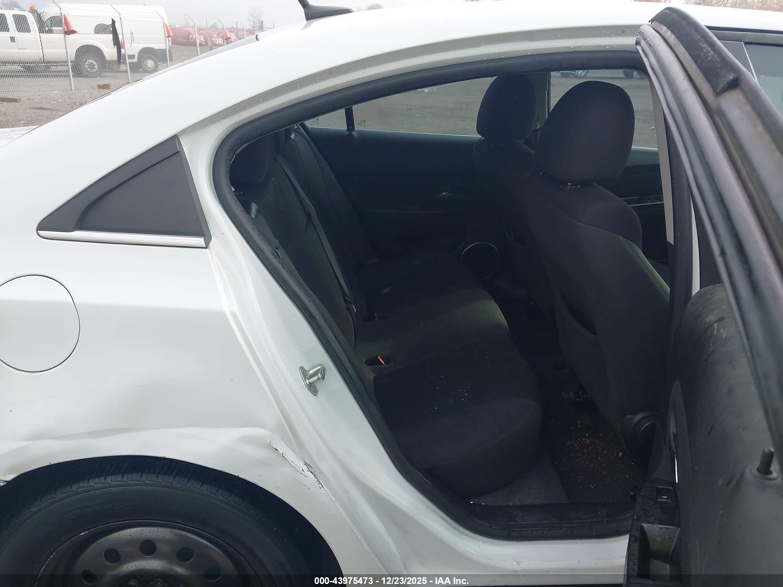 CHEVROLET CRUZE image 8