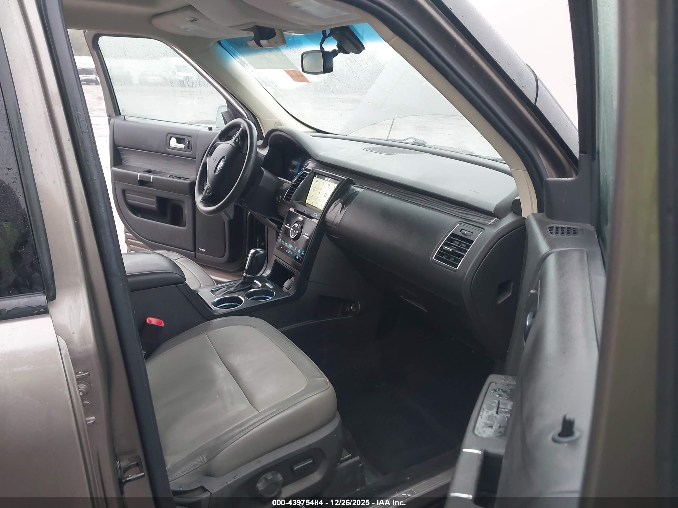 FORD FLEX image 5