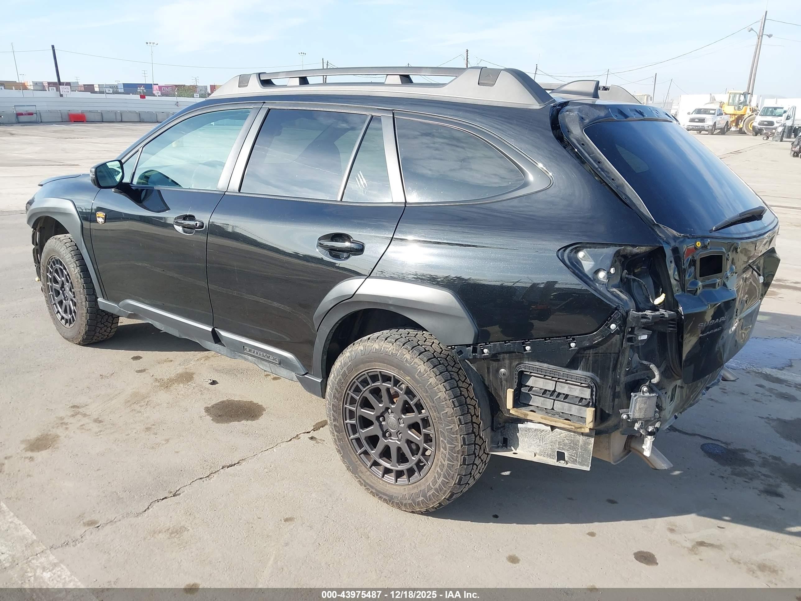 SUBARU OUTBACK image 3