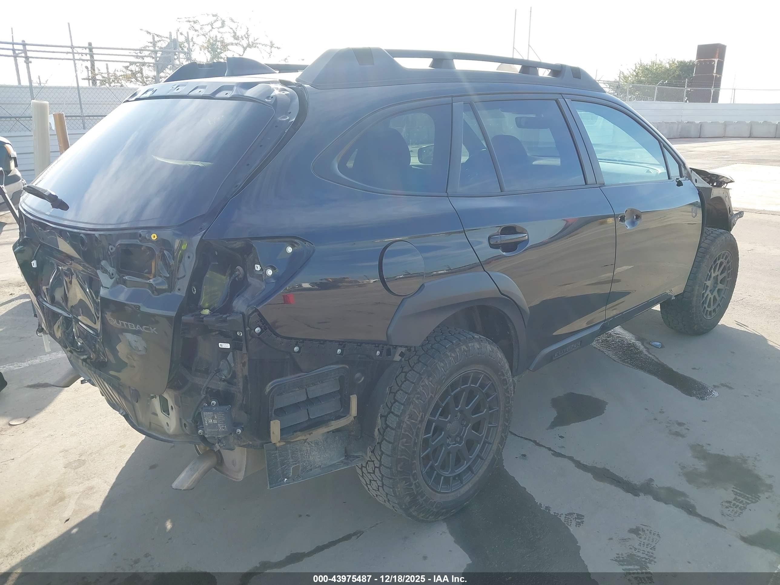 SUBARU OUTBACK image 4