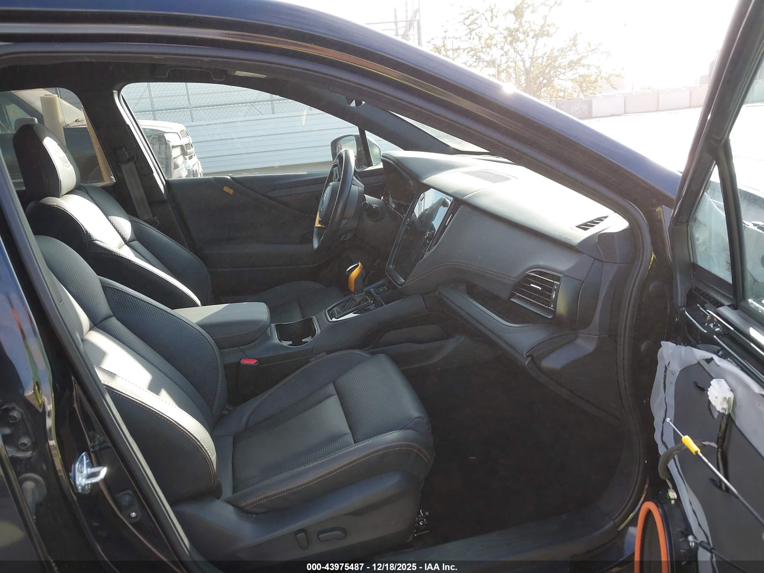 SUBARU OUTBACK image 5