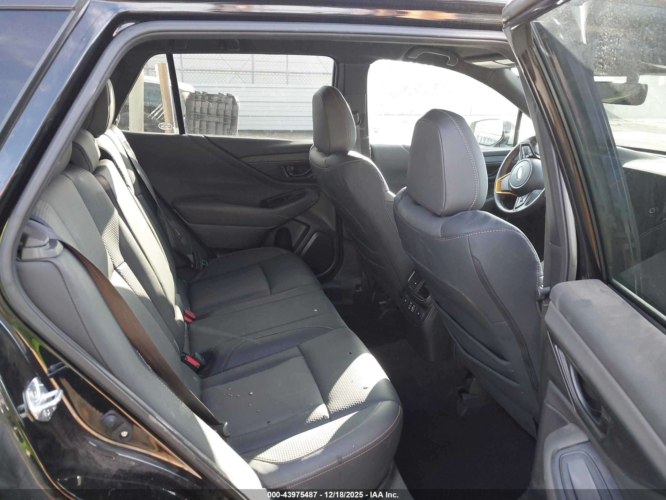 SUBARU OUTBACK image 8