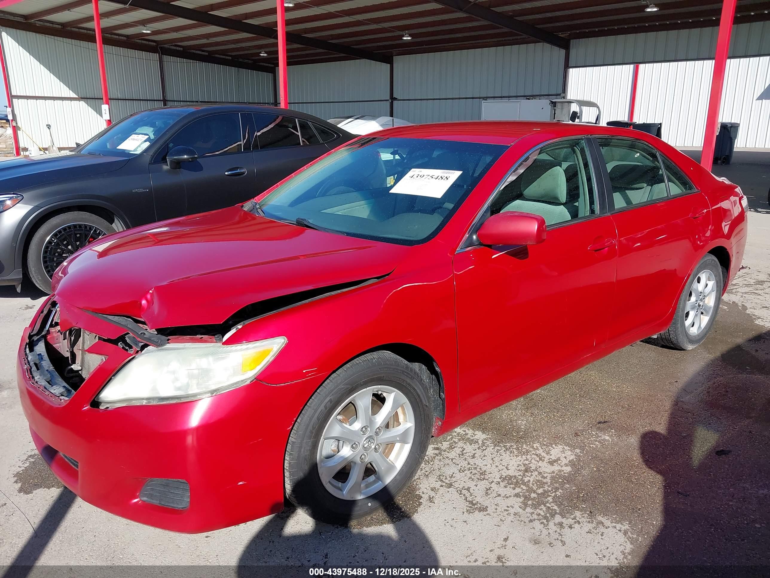 TOYOTA CAMRY image 2