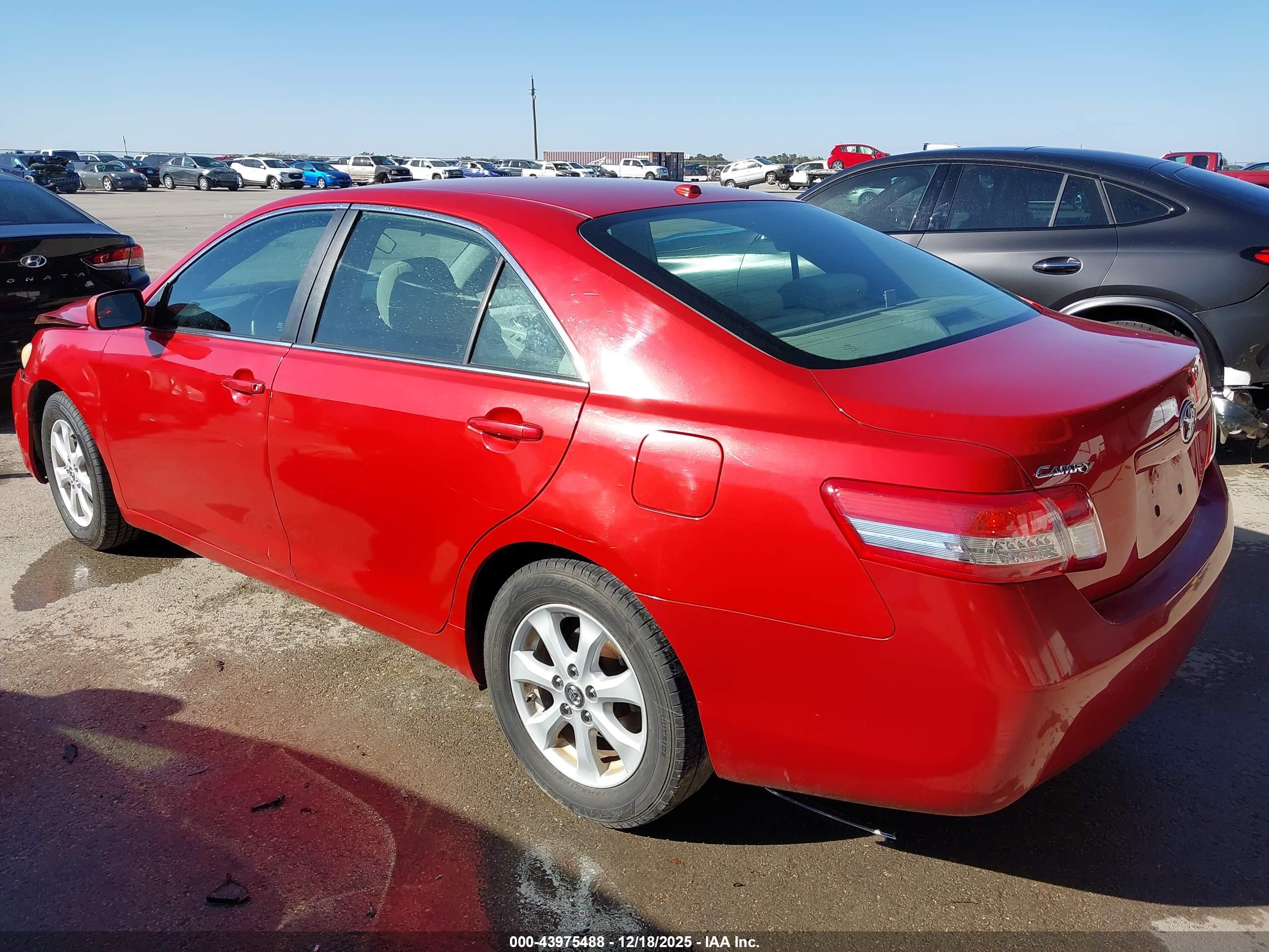 TOYOTA CAMRY image 3