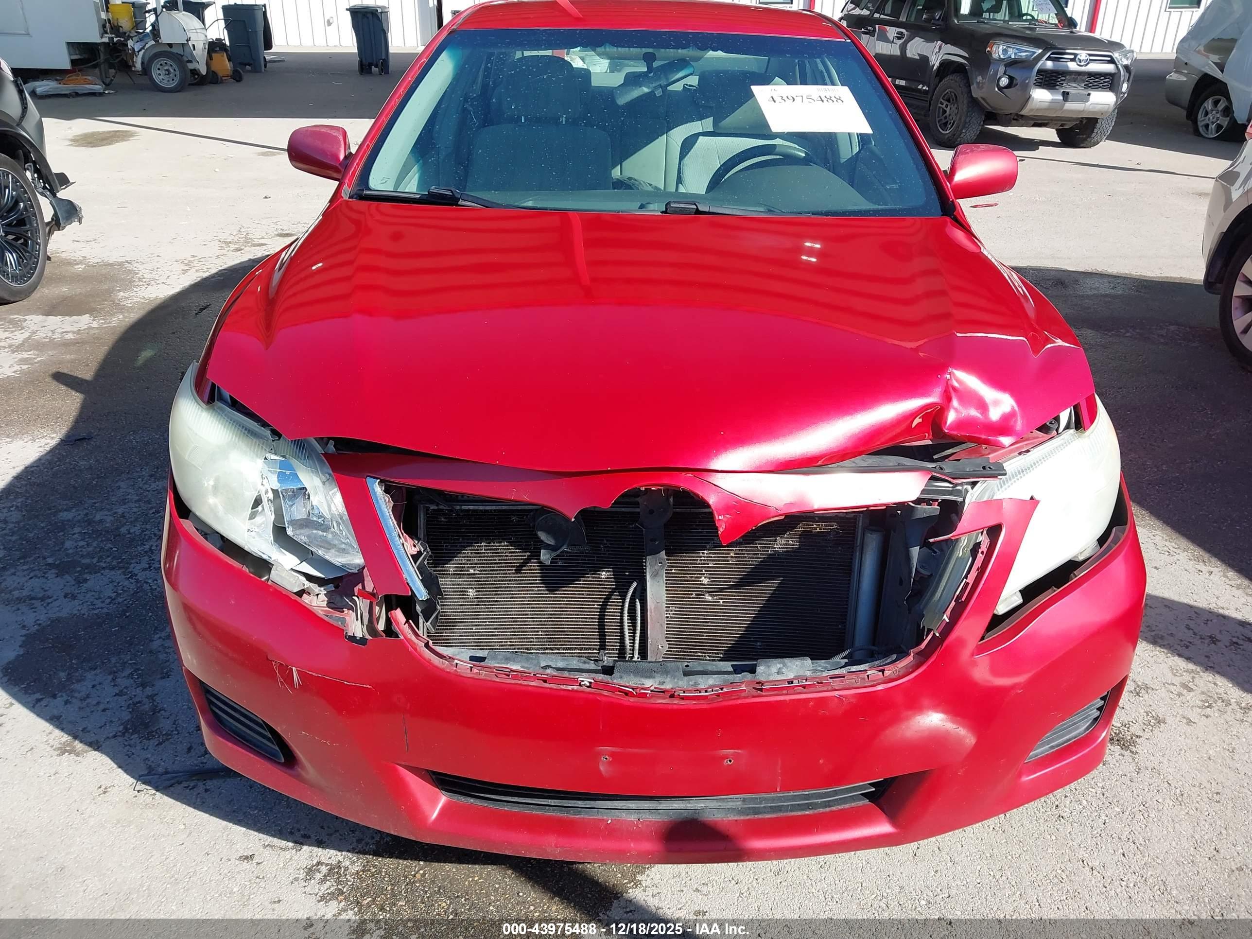 TOYOTA CAMRY image 6
