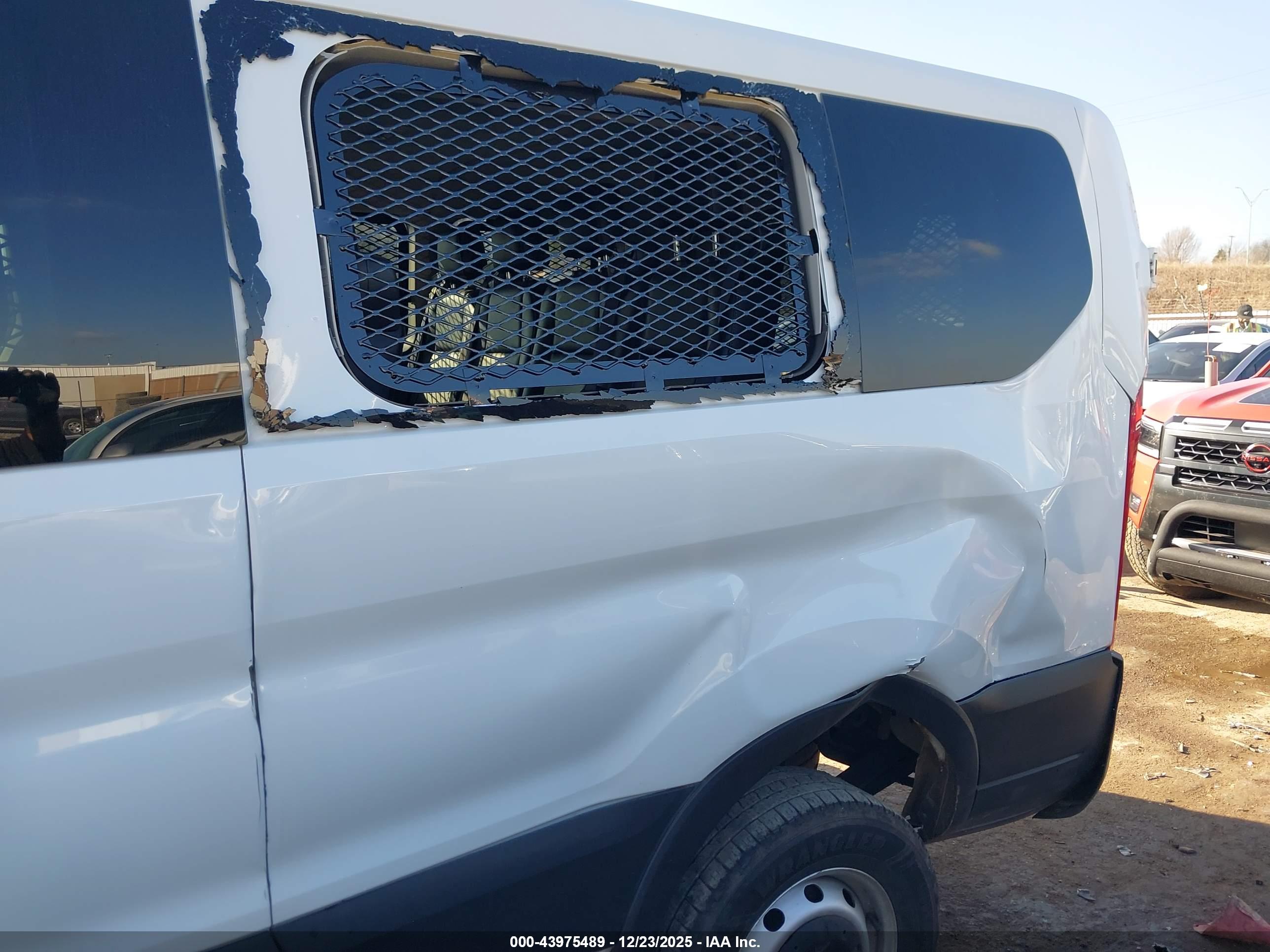 FORD TRANSIT image 6