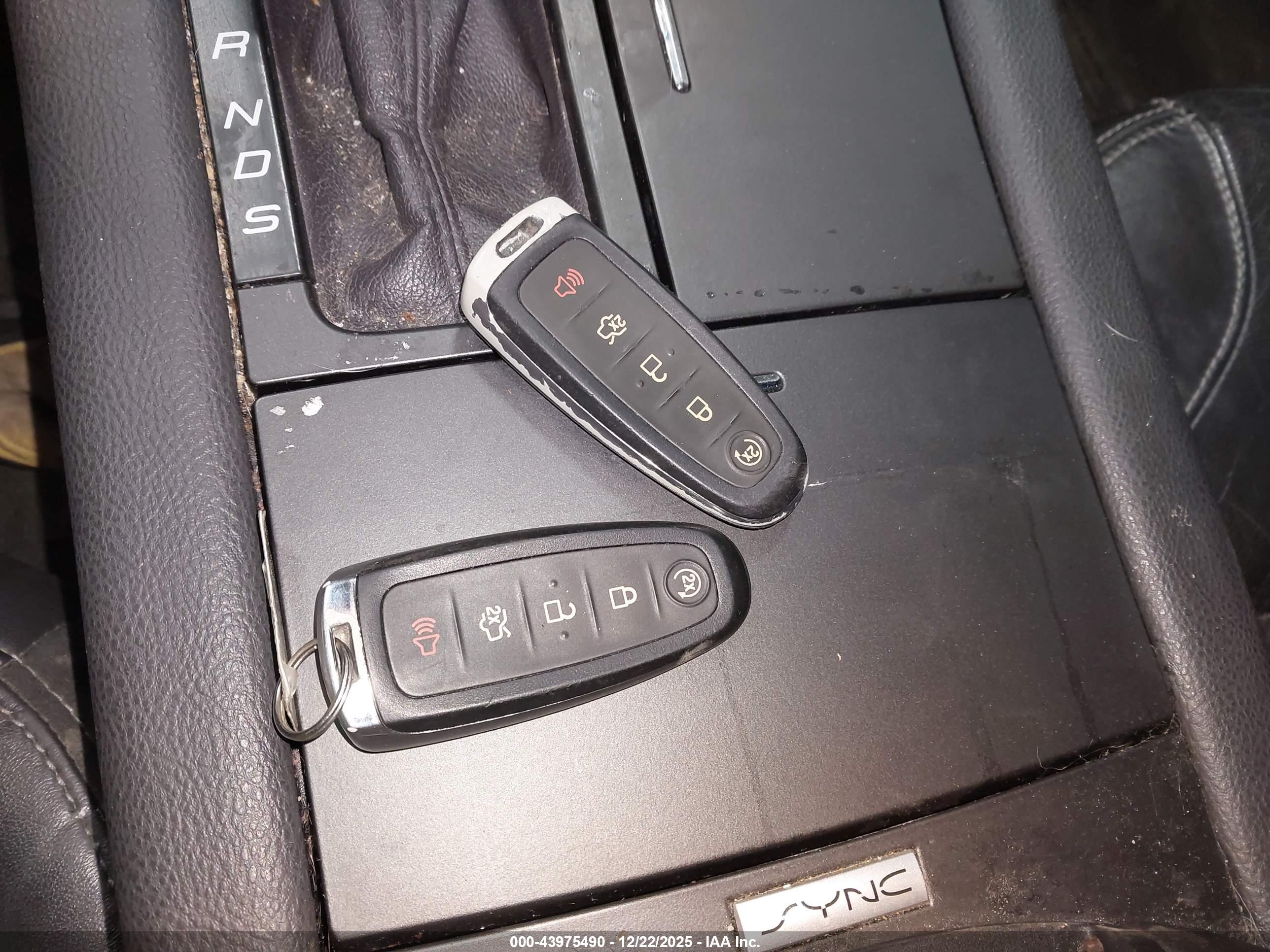 FORD TAURUS image 11