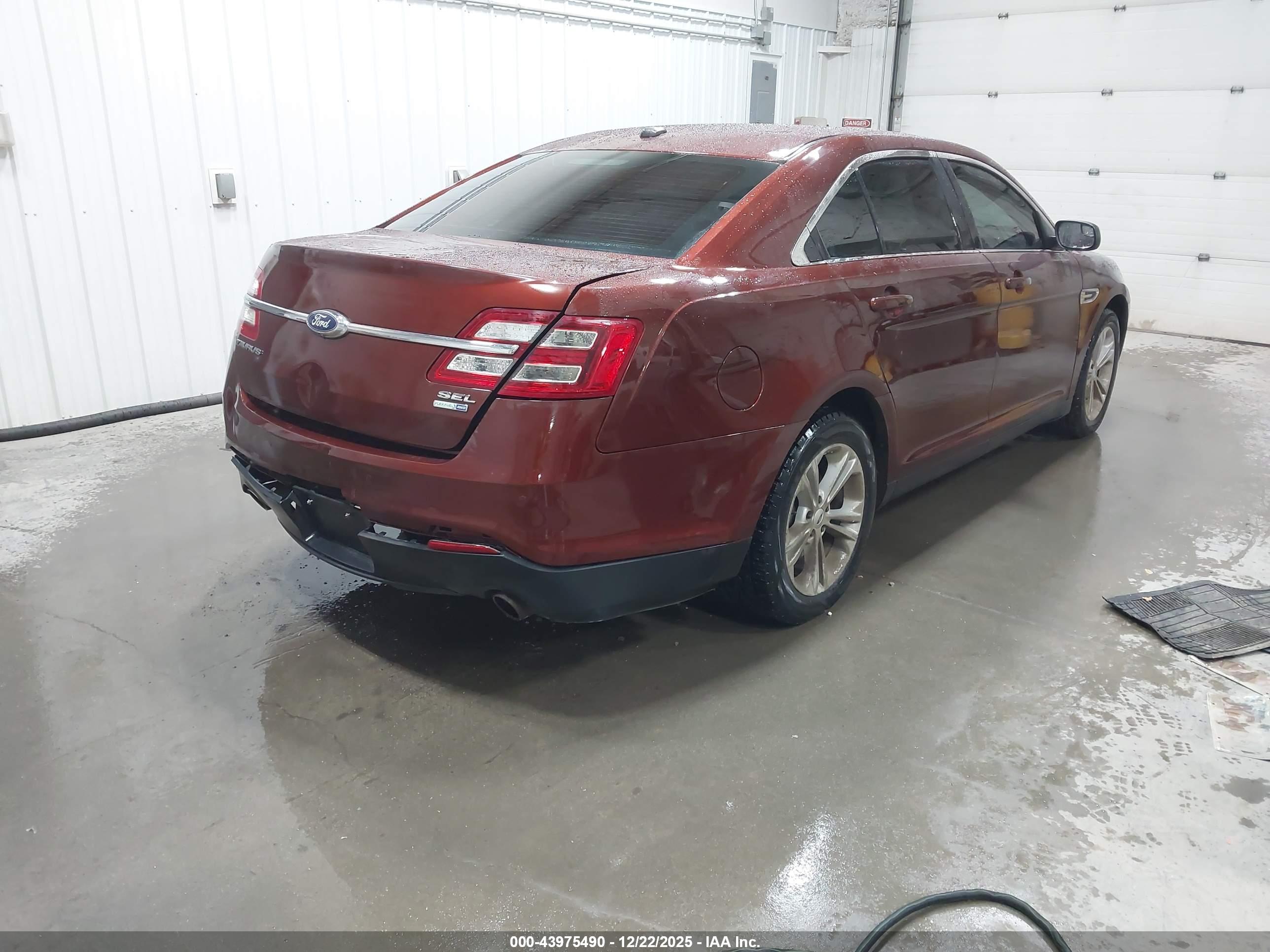 FORD TAURUS image 4