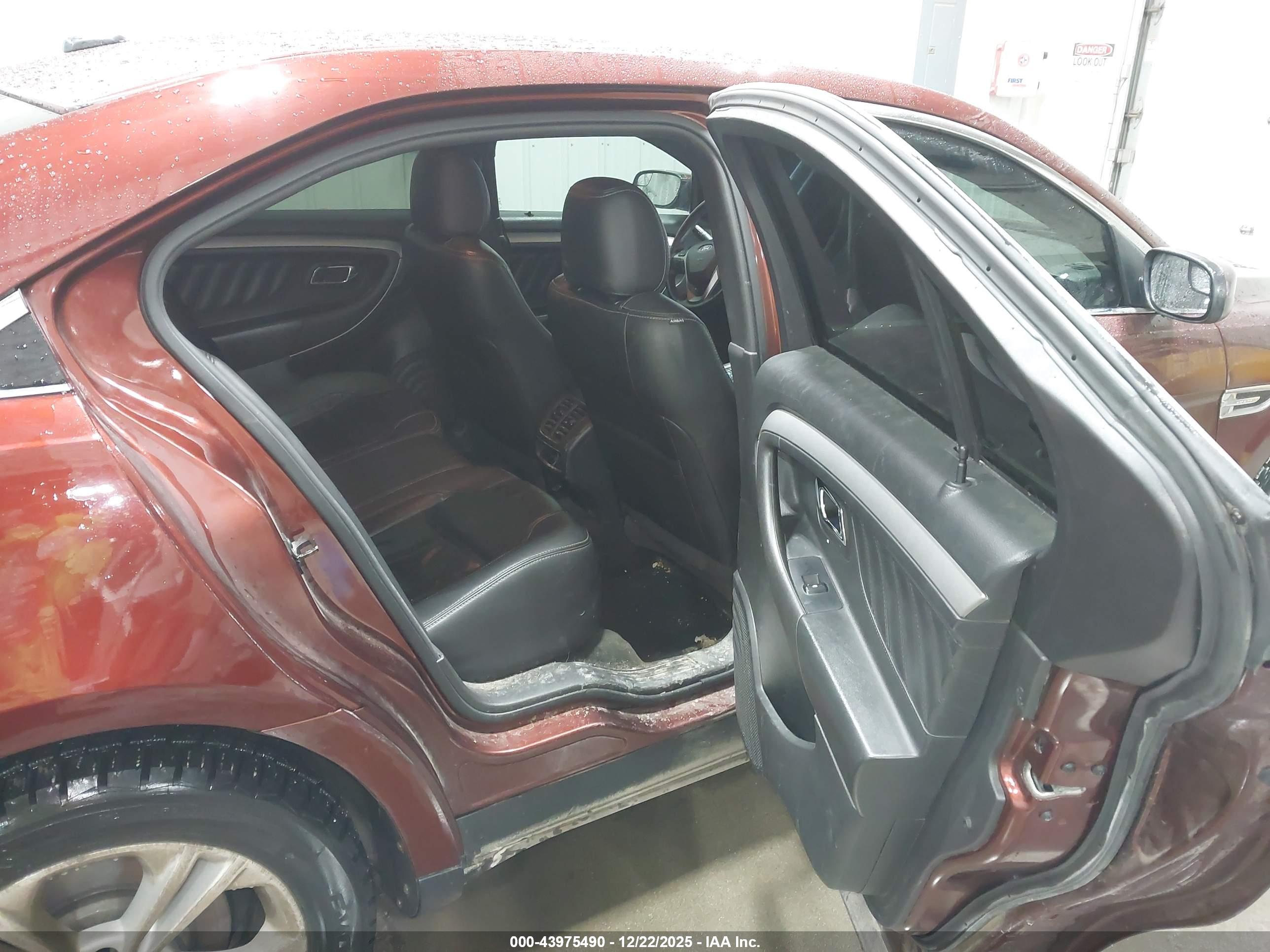 FORD TAURUS image 8