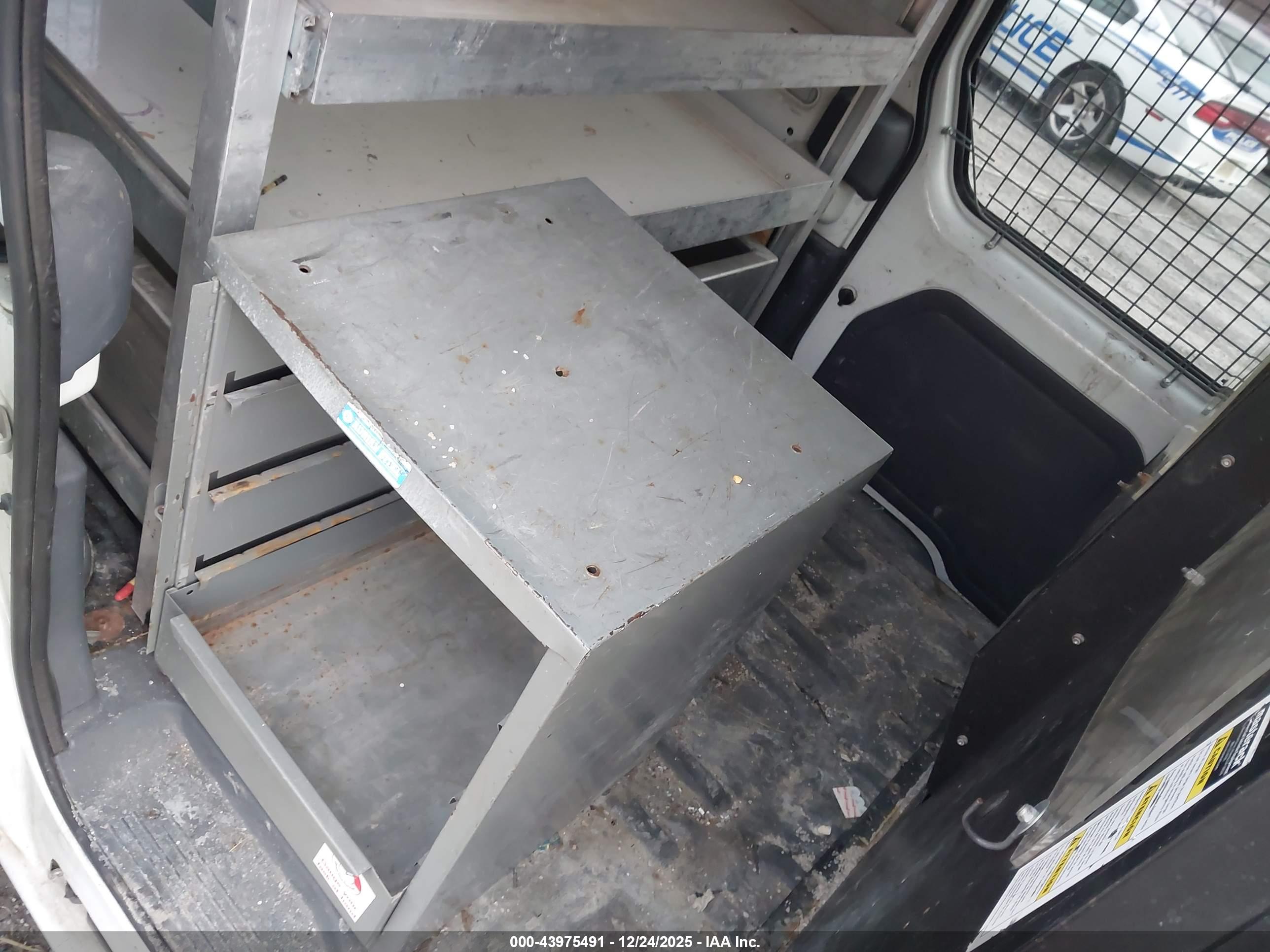FORD TRANSIT image 8
