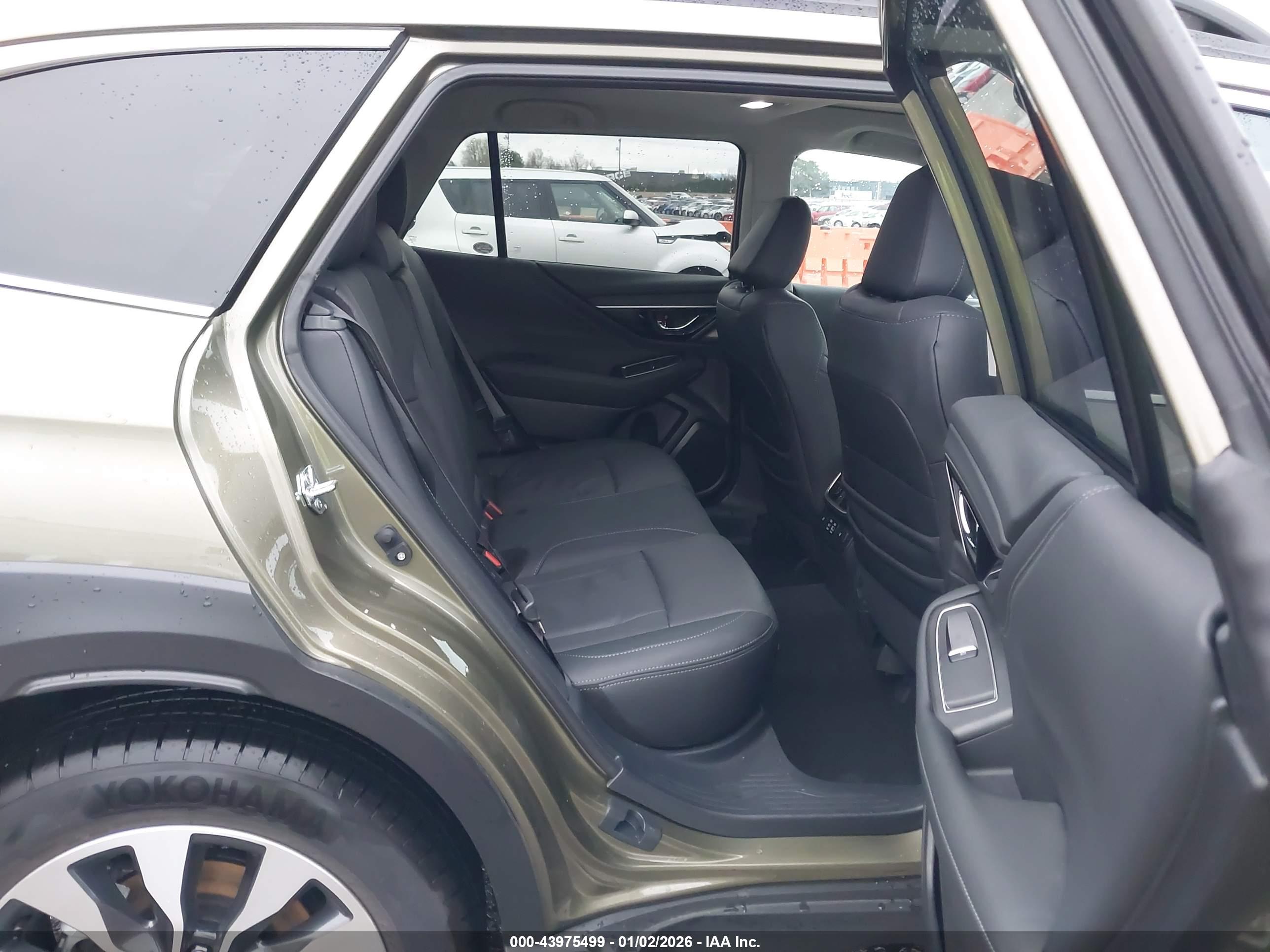 SUBARU OUTBACK image 8