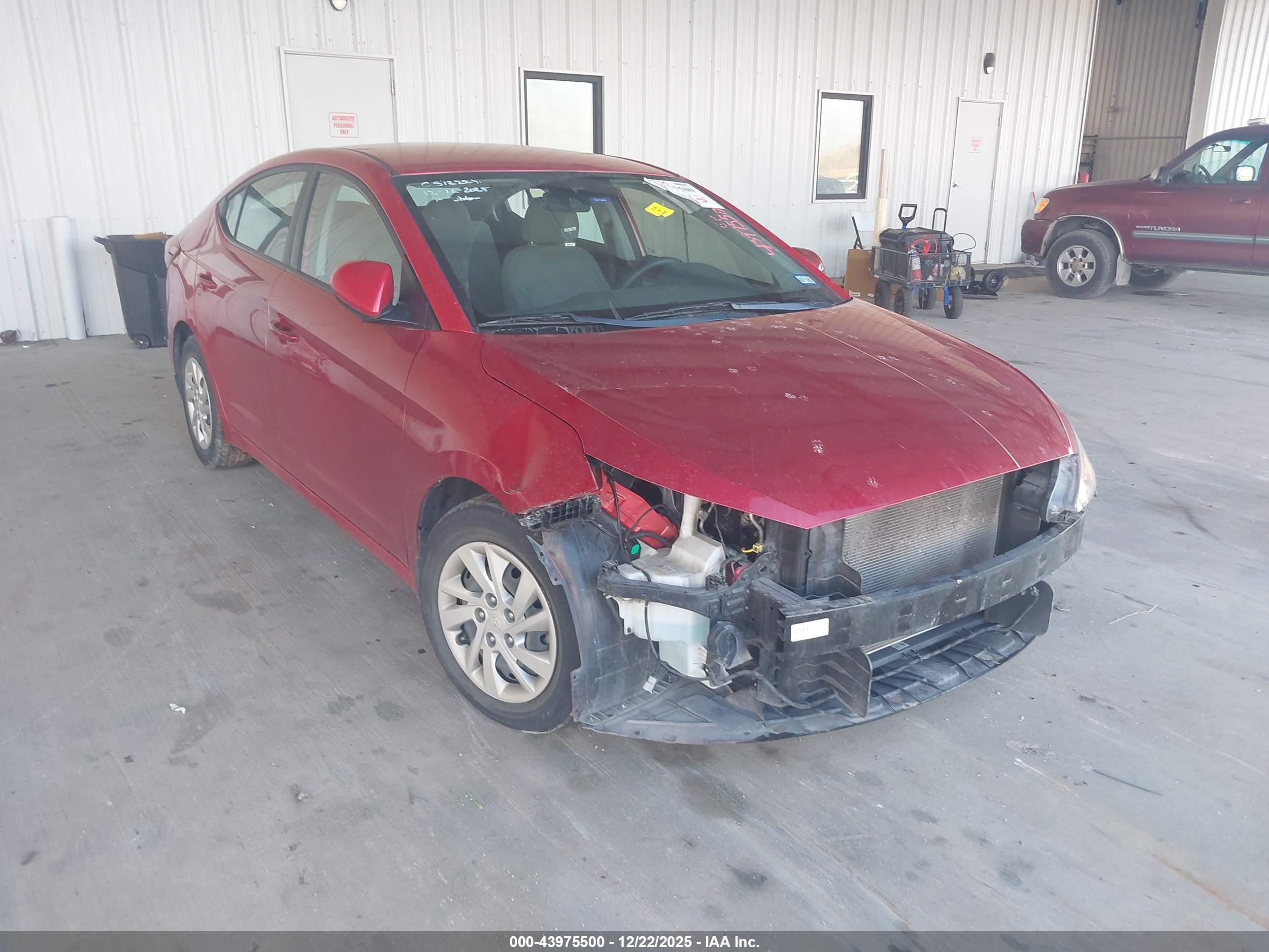 HYUNDAI ELANTRA image 6