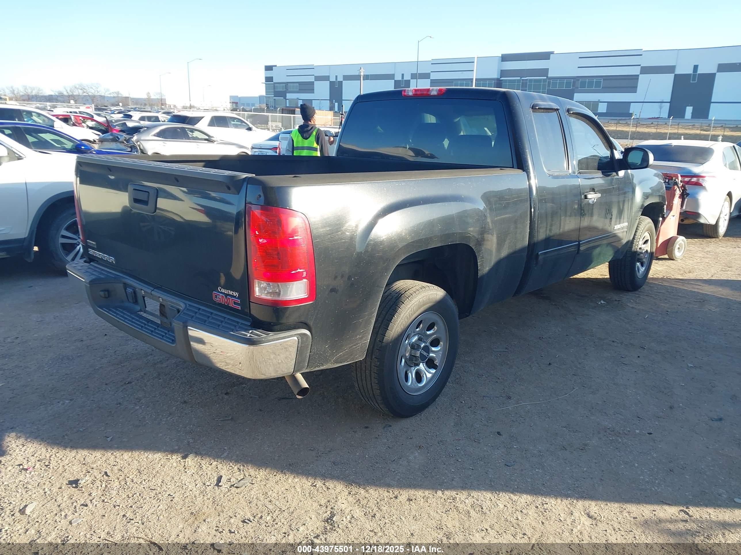 GMC SIERRA image 4